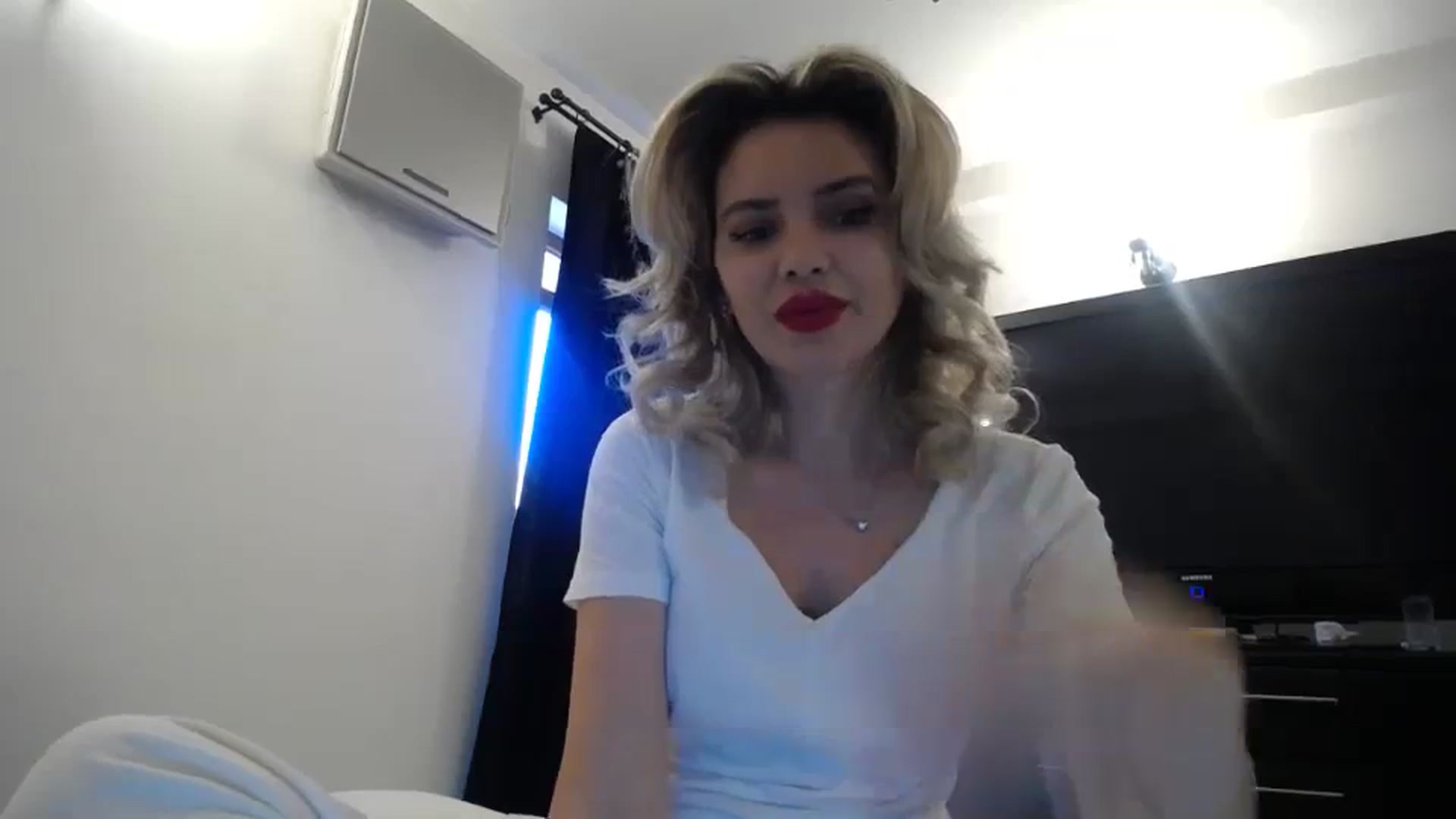 Gallery image thumbnail from Klarita_'s myfreecams stream on, 01/27/2024, 15:08 image 3 of 20