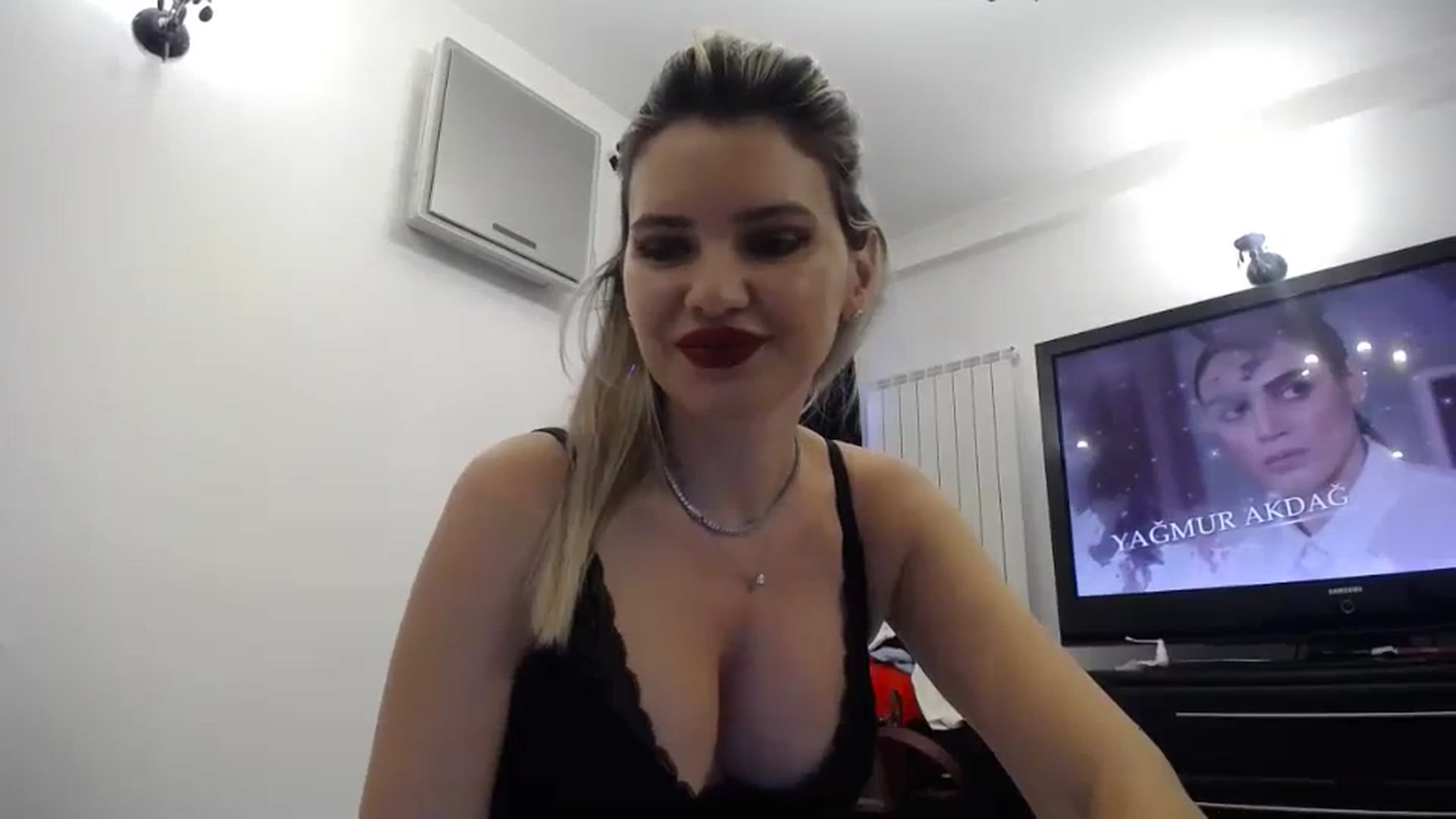 Gallery image thumbnail from Klarita_'s myfreecams stream on, 02/02/2024, 14:58 image 8 of 20