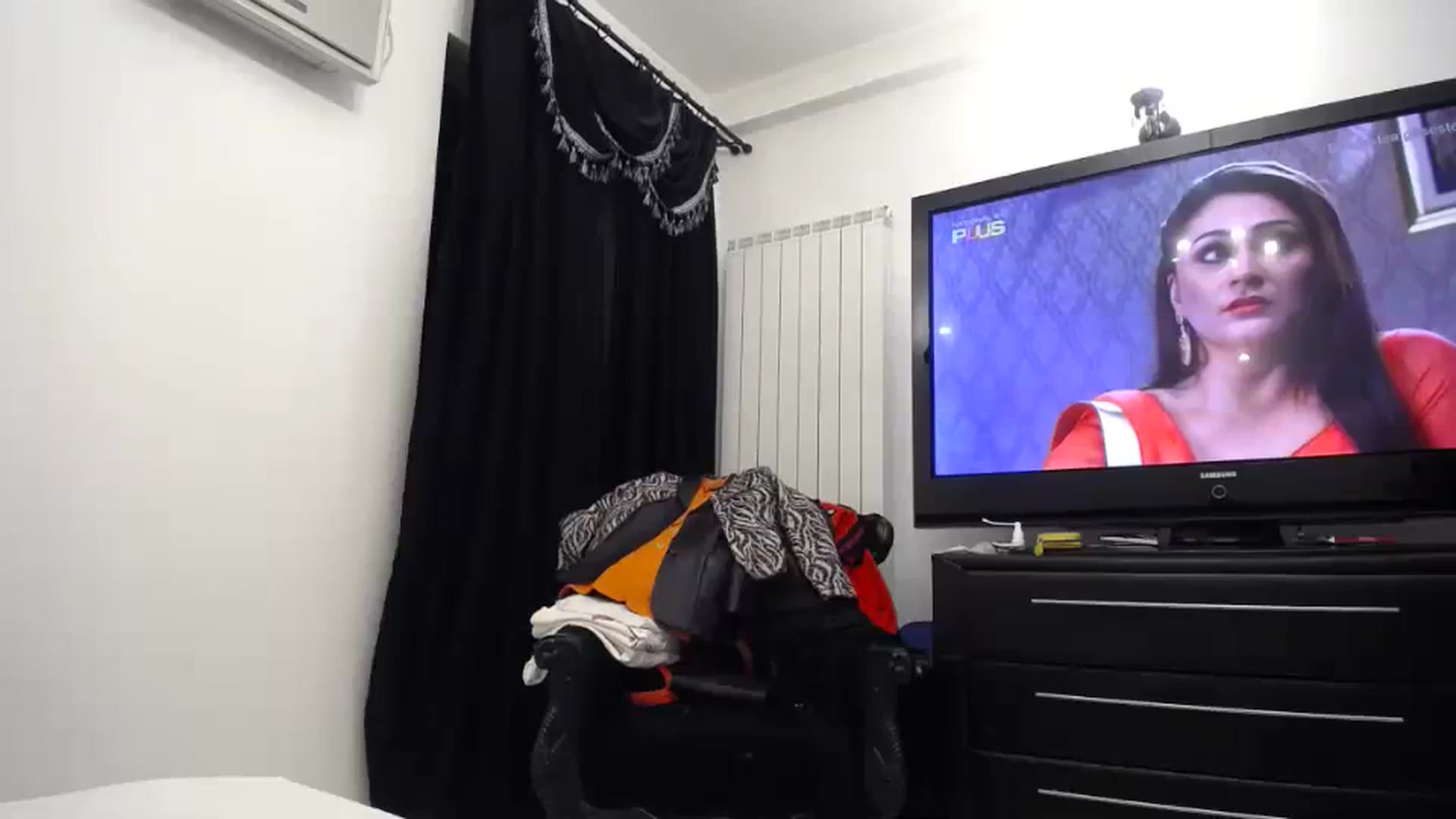 Gallery image thumbnail from Klarita_'s myfreecams stream on, 02/06/2024, 21:49 image 6 of 20