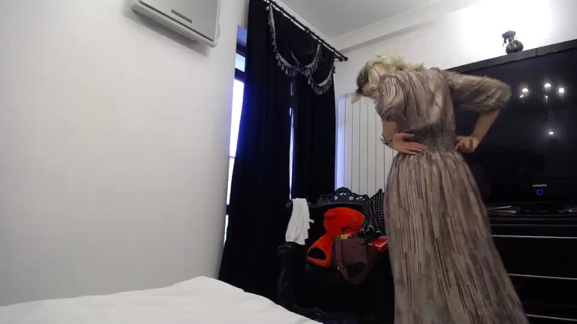 Gallery image thumbnail from Klarita_'s myfreecams stream on, 02/09/2024, 15:28 image 14 of 20