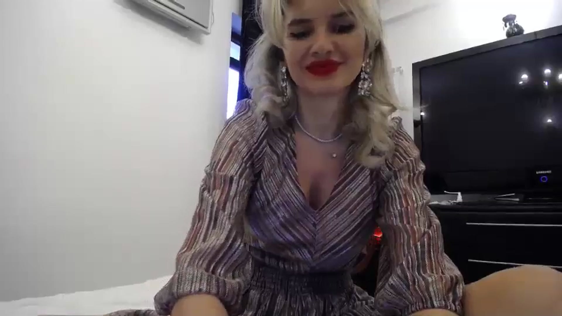 Gallery image thumbnail from Klarita_'s myfreecams stream on, 02/09/2024, 15:28 image 15 of 20