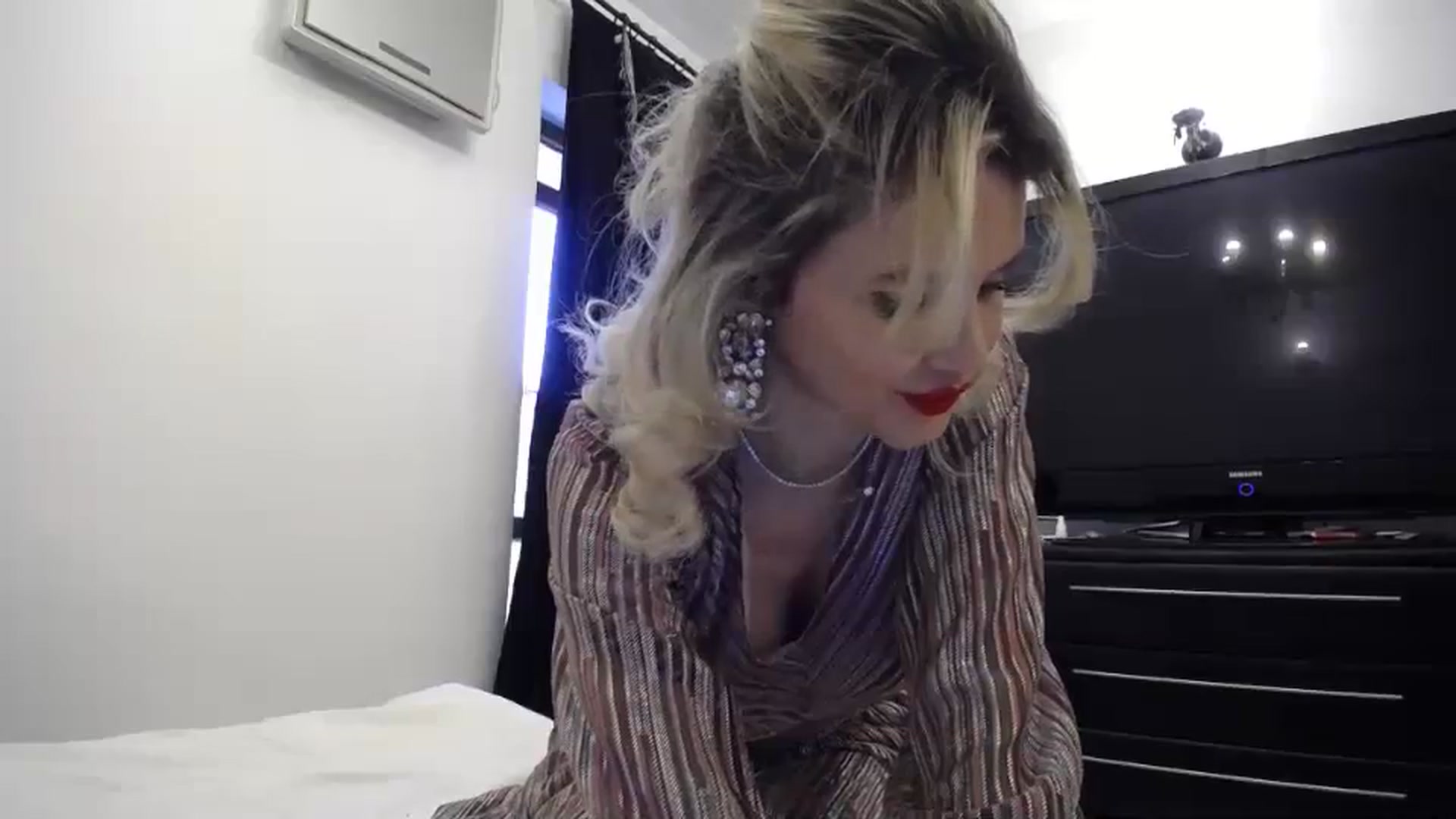 Gallery image thumbnail from Klarita_'s myfreecams stream on, 02/09/2024, 15:28 image 5 of 20