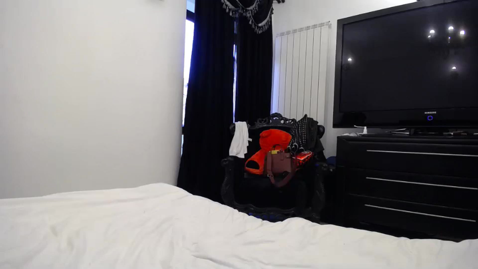 Gallery image thumbnail from Klarita_'s myfreecams stream on, 02/09/2024, 15:28 image 17 of 20