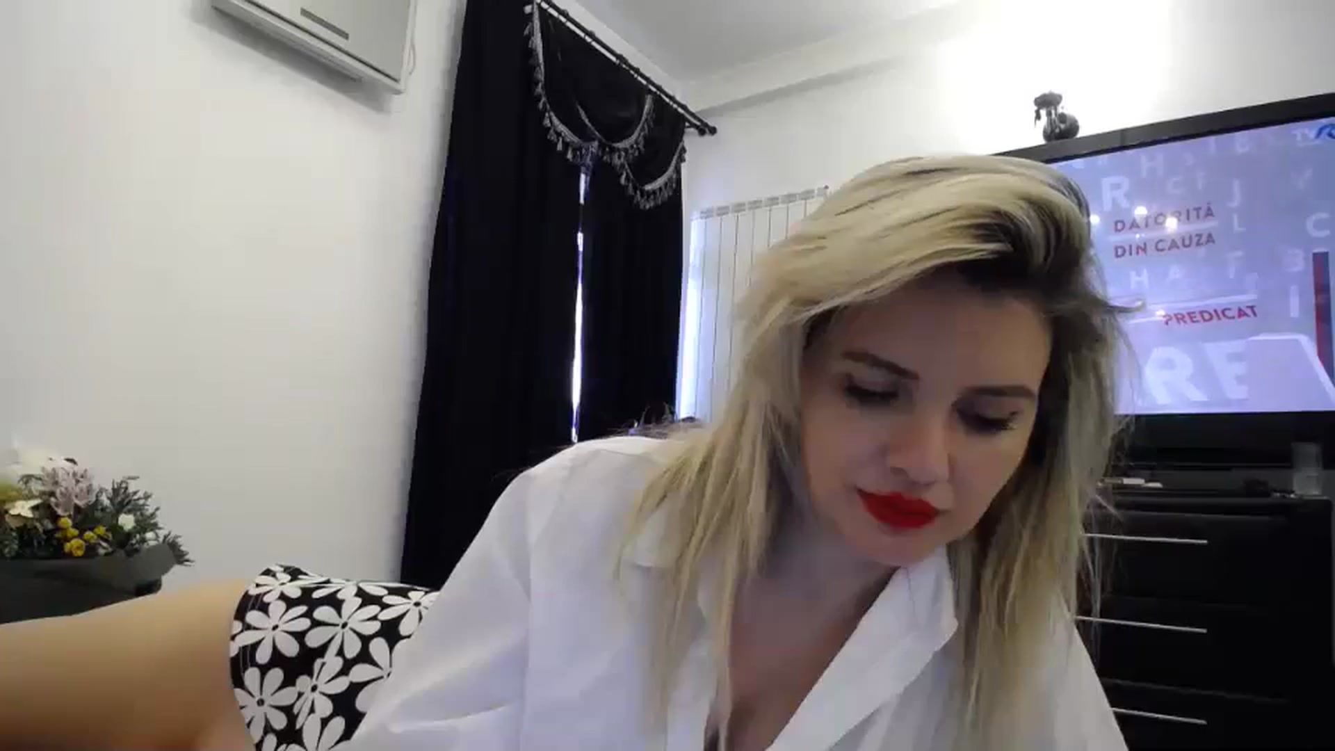 Gallery image thumbnail from Klarita_'s myfreecams stream on, 02/17/2024, 15:02 image 2 of 20