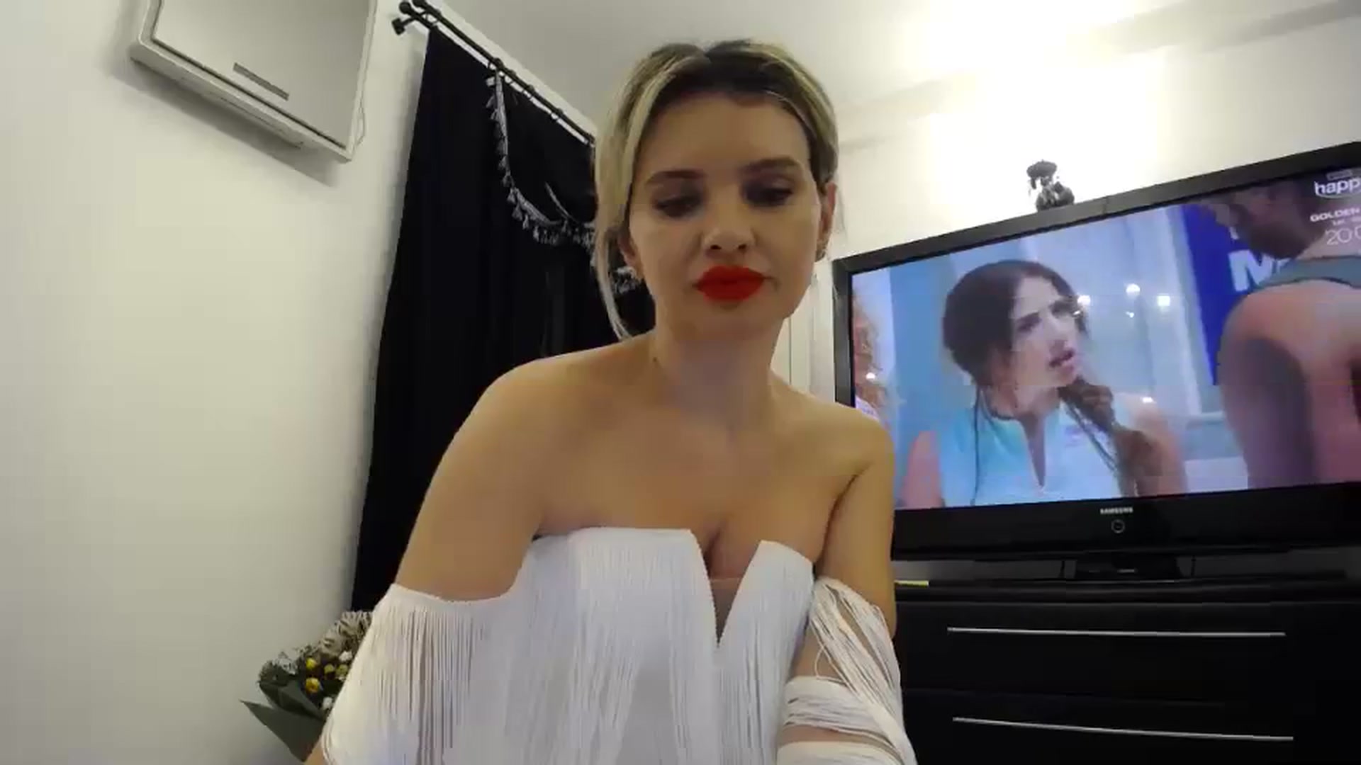 Gallery image thumbnail from Klarita_'s myfreecams stream on, 02/18/2024, 21:01 image 12 of 20