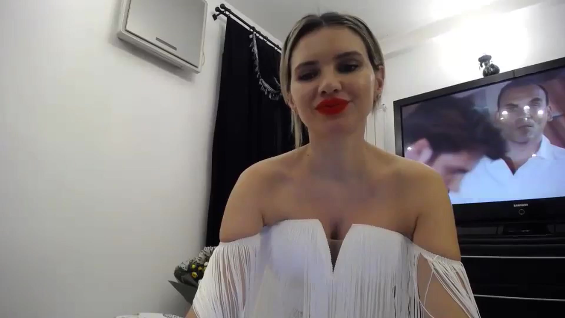 Gallery image thumbnail from Klarita_'s myfreecams stream on, 02/18/2024, 21:01 image 17 of 20