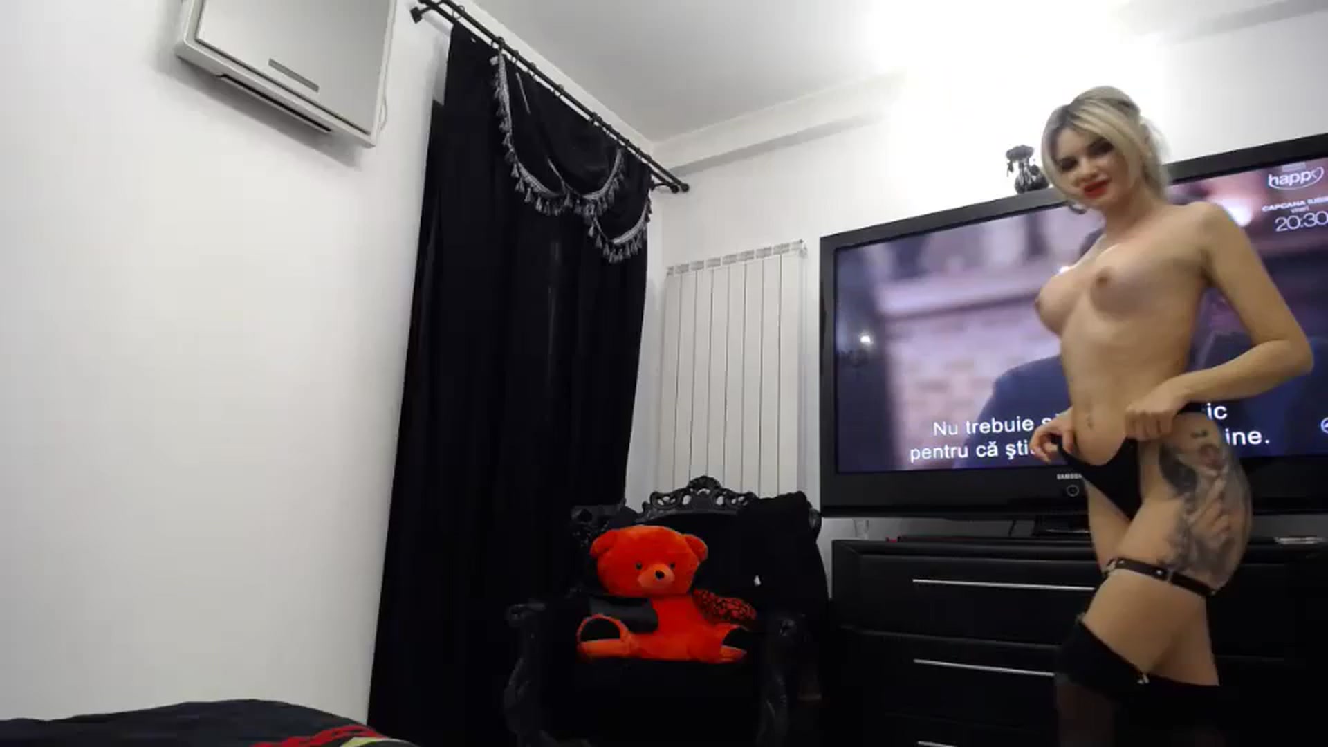 Gallery image thumbnail from Klarita_'s myfreecams stream on, 03/06/2024, 21:53 image 11 of 20