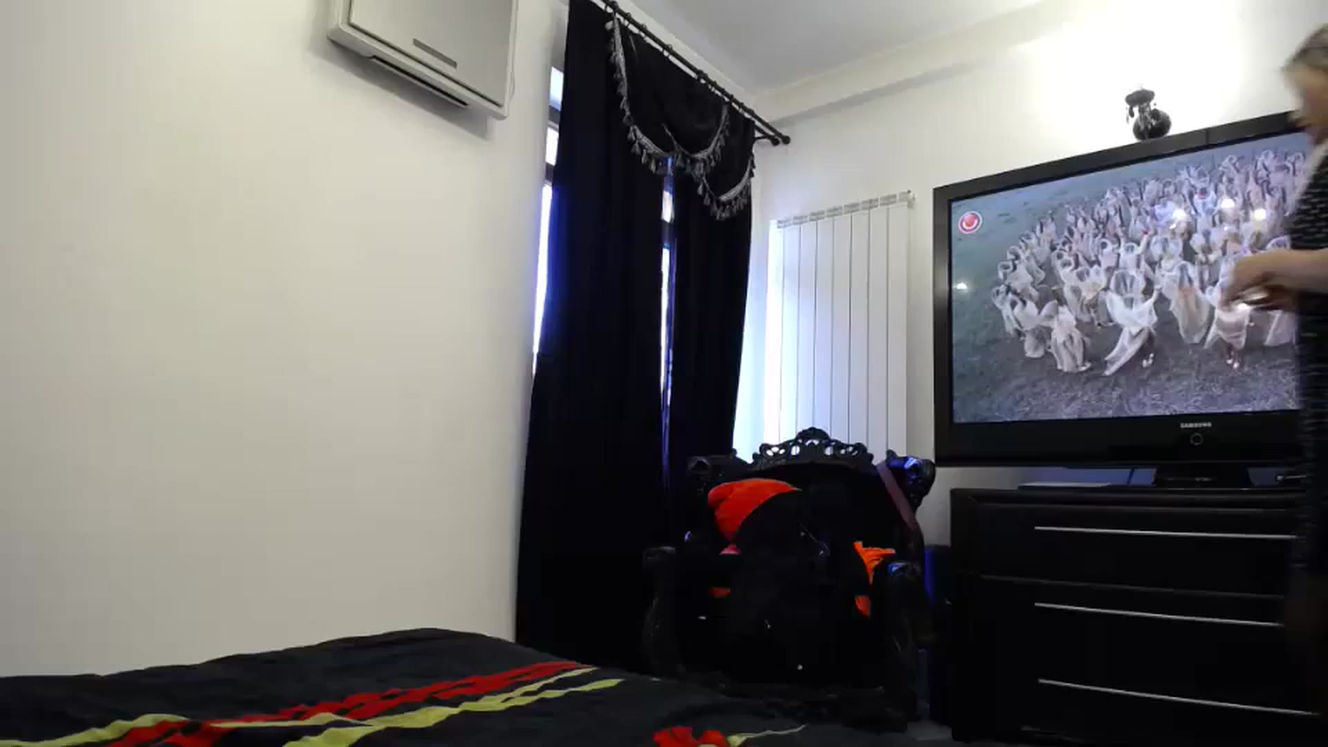Gallery image thumbnail from Klarita_'s myfreecams stream on, 03/09/2024, 15:22 image 9 of 20