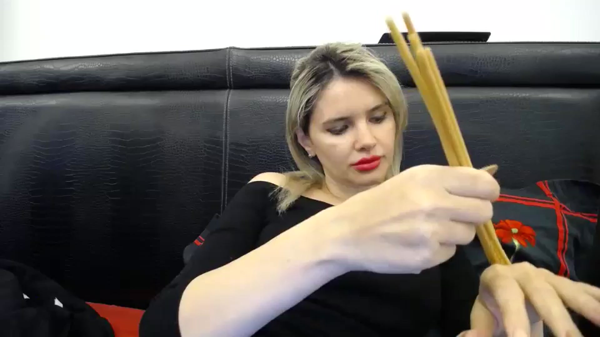 Gallery image thumbnail from Klarita_'s myfreecams stream on, 03/10/2024, 15:19 image 18 of 20