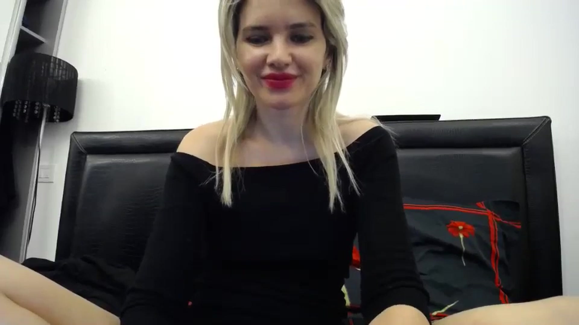 Gallery image thumbnail from Klarita_'s myfreecams stream on, 03/10/2024, 15:19 image 20 of 20