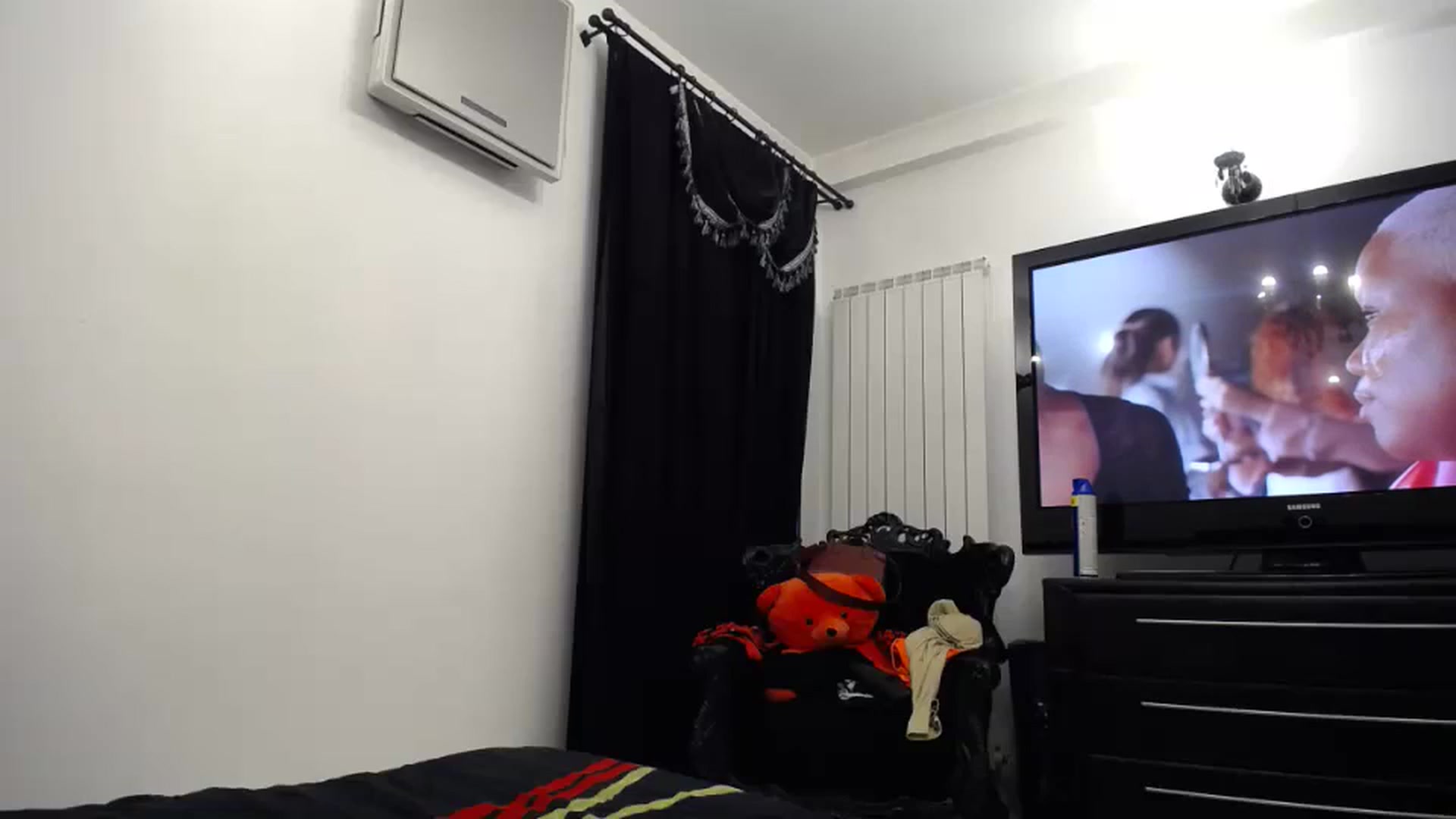 Gallery image thumbnail from Klarita_'s myfreecams stream on, 03/12/2024, 21:45 image 15 of 20