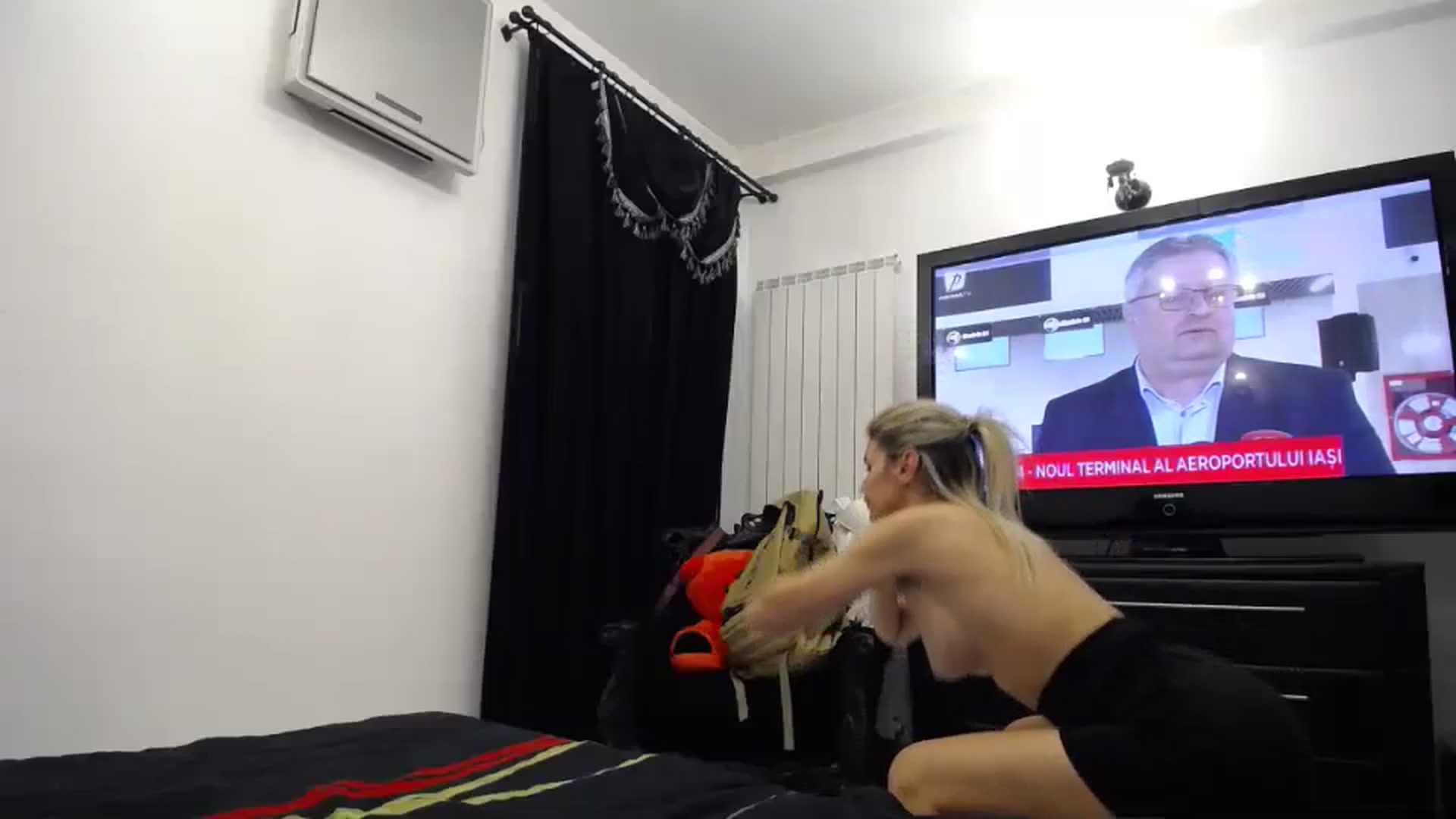 Gallery image thumbnail from Klarita_'s myfreecams stream on, 03/14/2024, 21:23 image 6 of 20