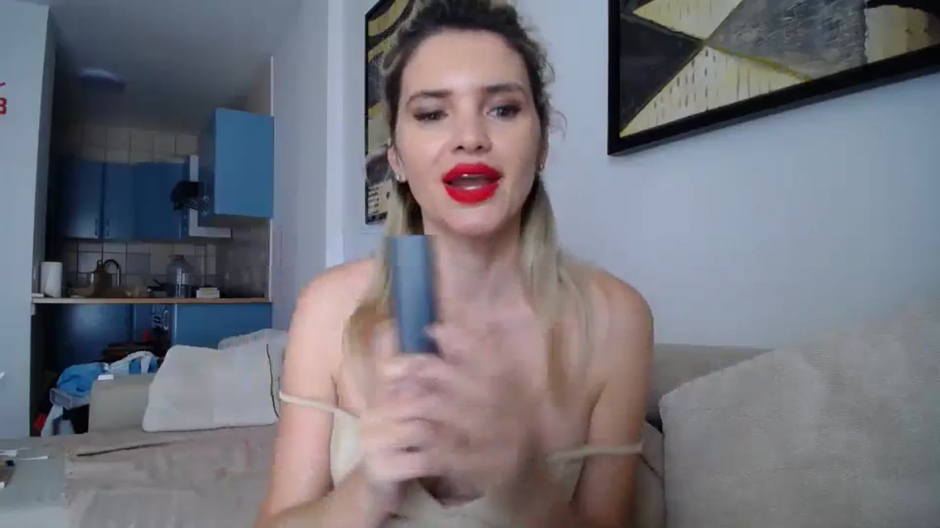 Gallery image thumbnail from Klarita_'s myfreecams stream on, 03/24/2024, 15:32 image 17 of 20