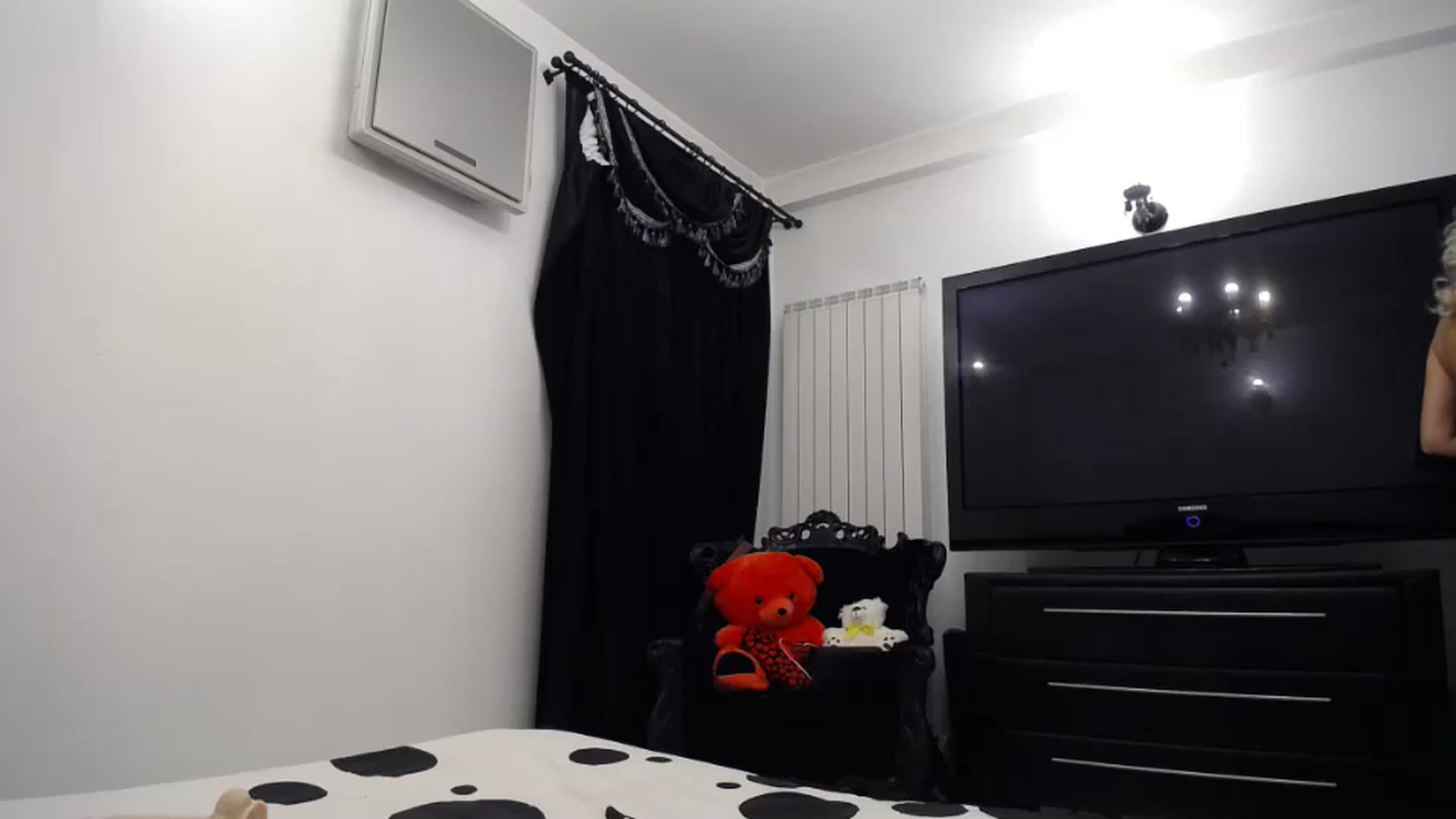 Gallery image thumbnail from Klarita_'s myfreecams stream on, 04/02/2024, 21:33 image 15 of 20