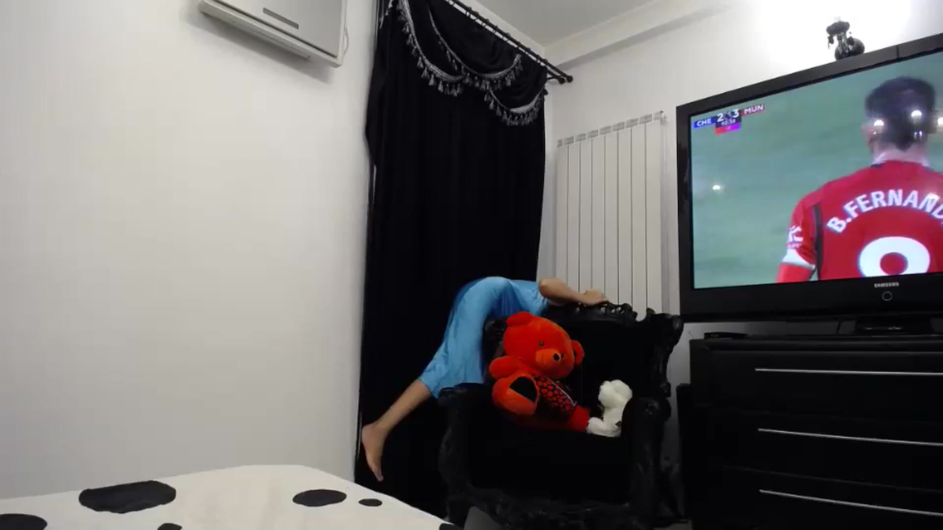 Gallery image thumbnail from Klarita_'s myfreecams stream on, 04/04/2024, 21:27 image 10 of 20