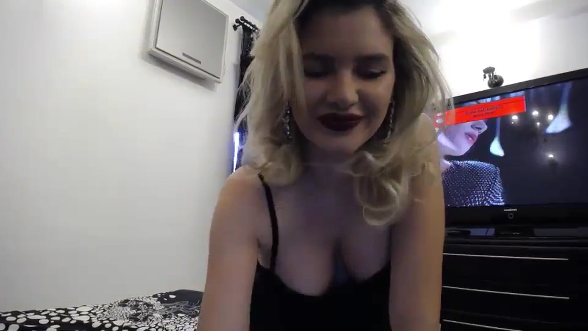 Gallery image thumbnail from Klarita_'s myfreecams stream on, 04/06/2024, 13:38 image 4 of 20