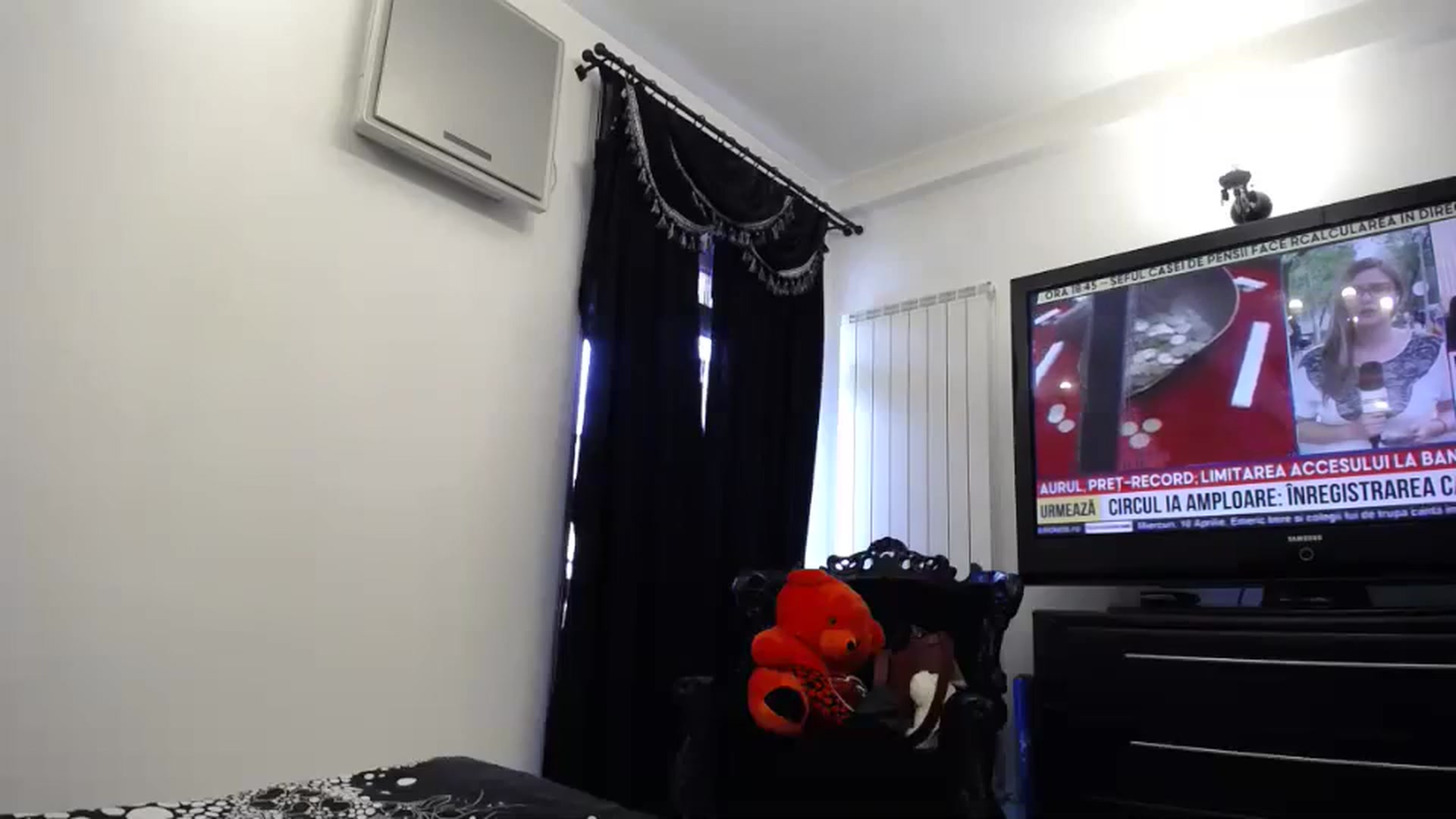 Gallery image thumbnail from Klarita_'s myfreecams stream on, 04/06/2024, 13:38 image 18 of 20