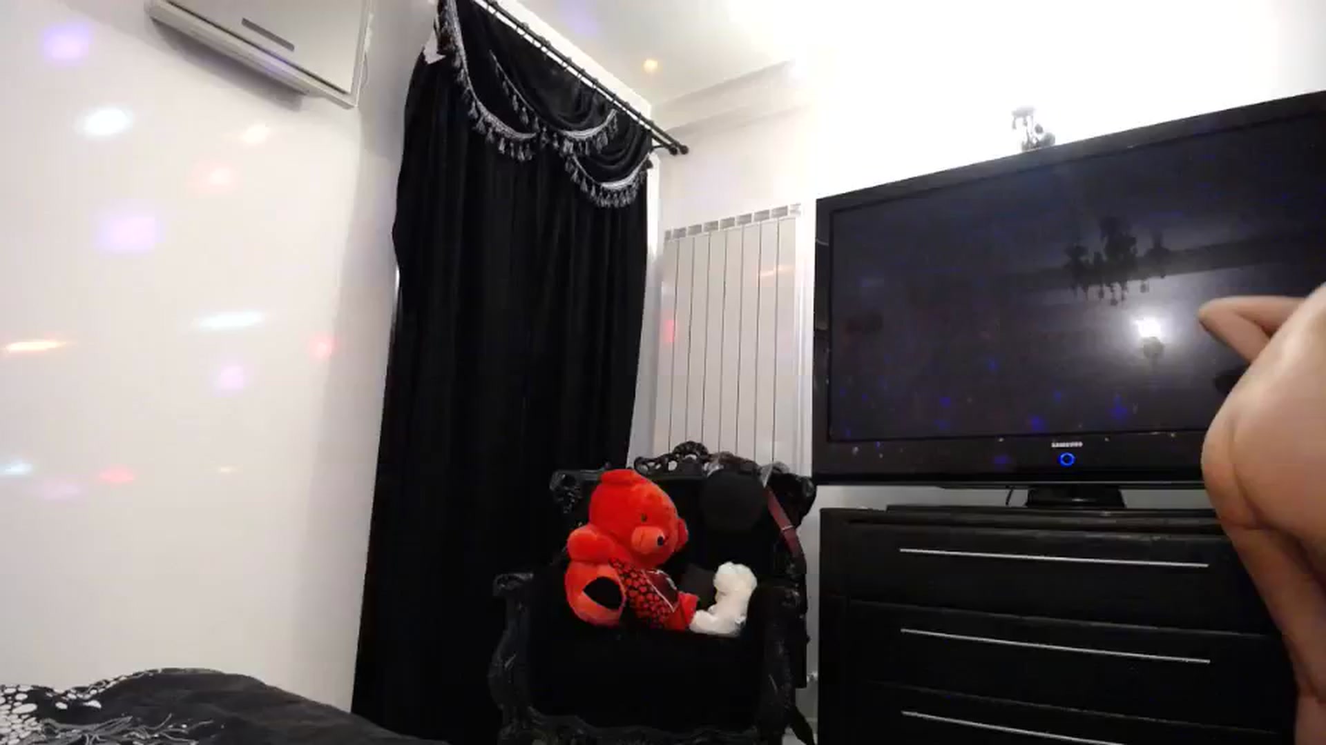 Gallery image thumbnail from Klarita_'s myfreecams stream on, 04/07/2024, 23:52 image 1 of 20