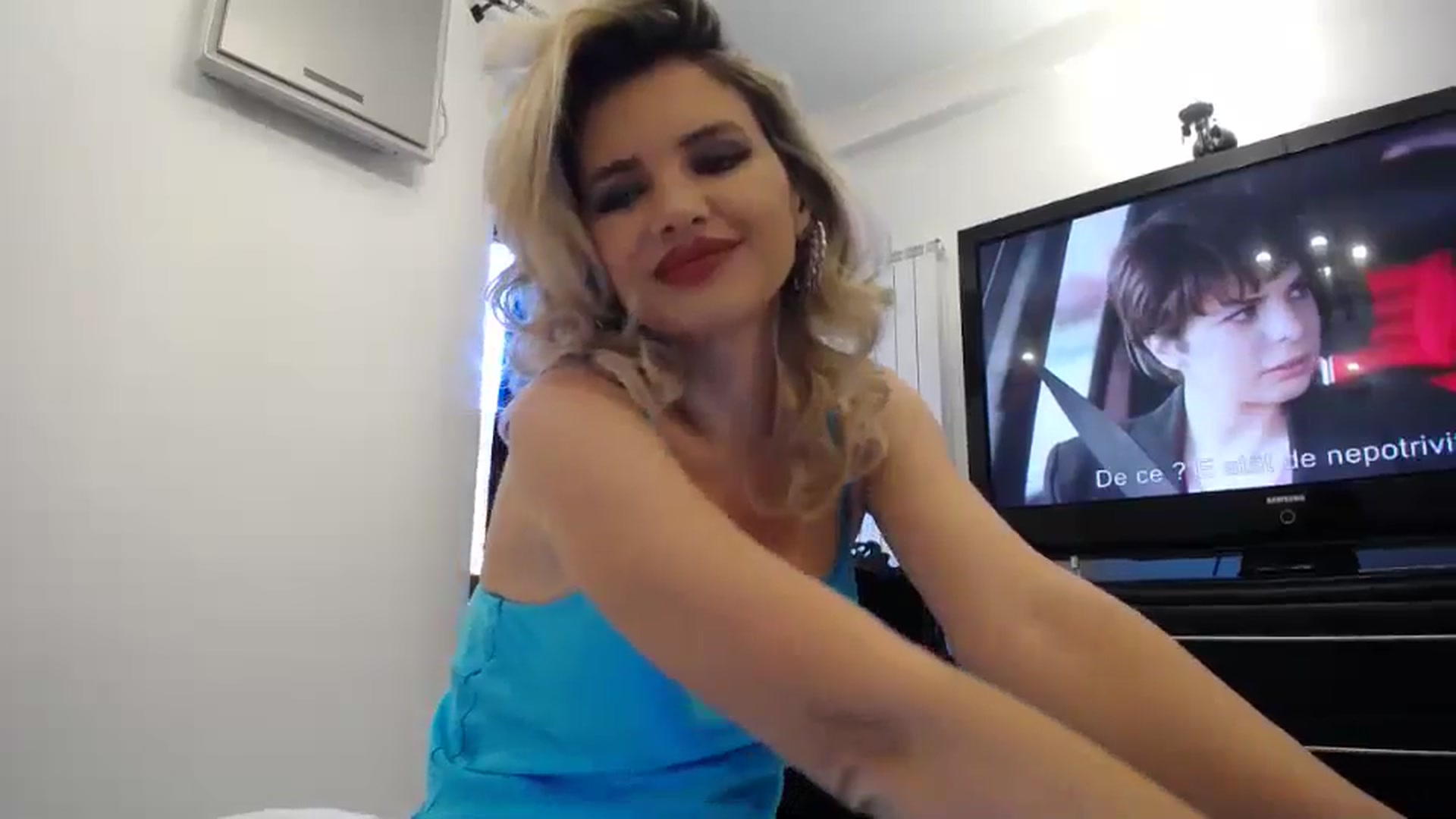 Gallery image thumbnail from Klarita_'s myfreecams stream on, 04/19/2024, 14:33 image 10 of 20