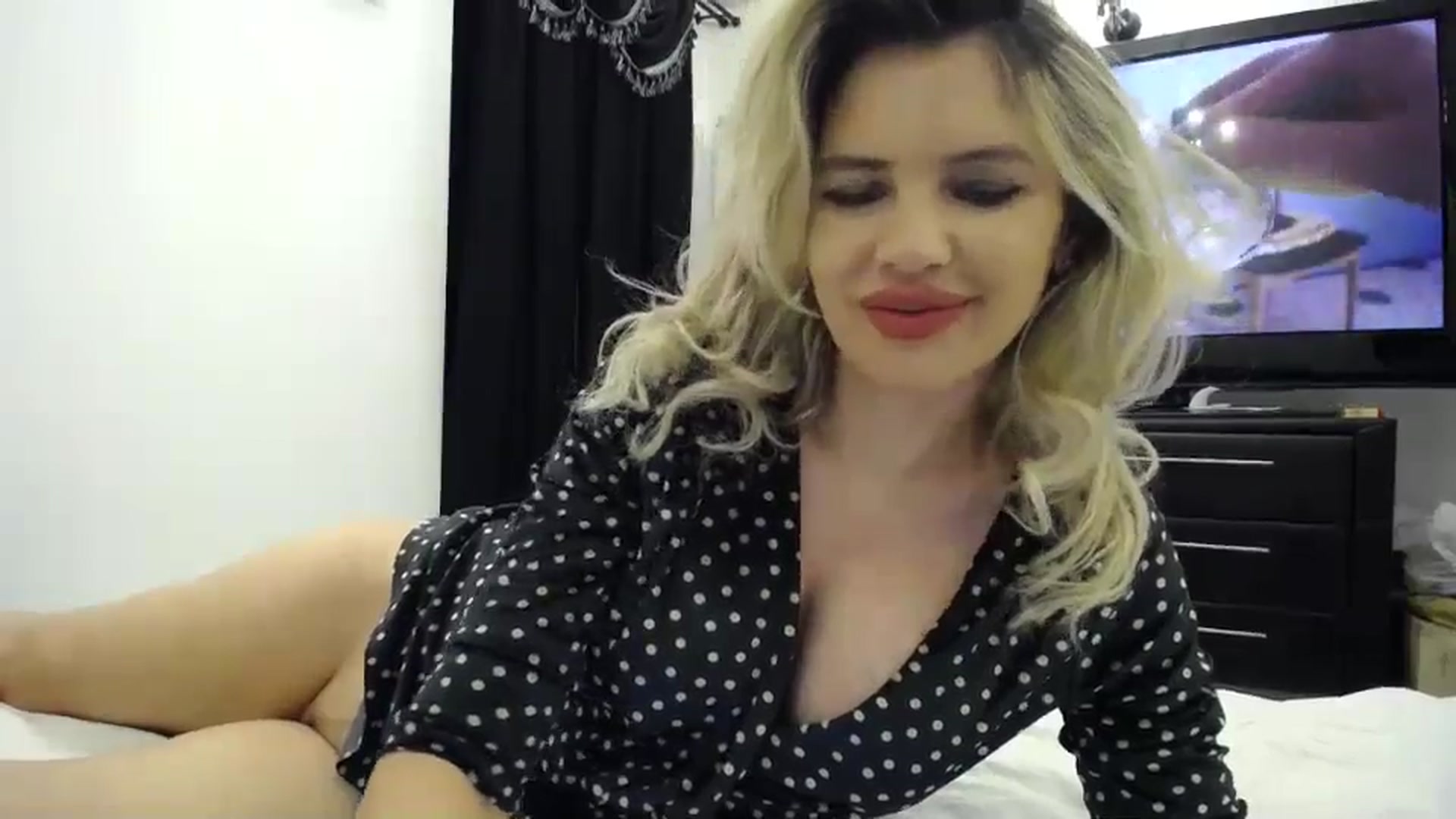 Gallery image thumbnail from Klarita_'s myfreecams stream on, 04/21/2024, 22:24 image 3 of 20