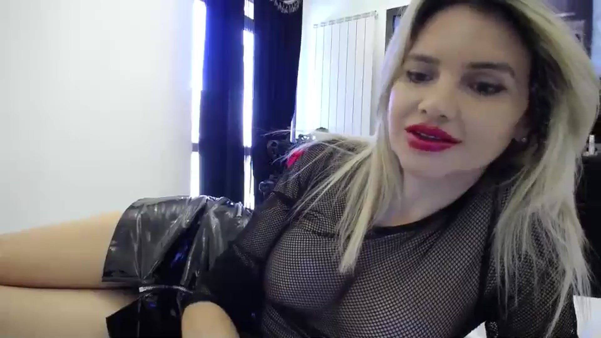 Gallery image thumbnail from Klarita_'s myfreecams stream on, 04/26/2024, 14:29 image 7 of 20