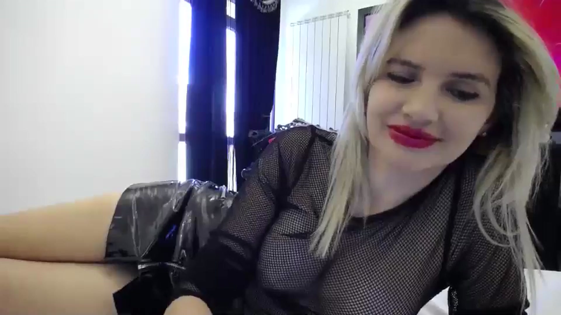 Gallery image thumbnail from Klarita_'s myfreecams stream on, 04/26/2024, 14:29 image 6 of 20