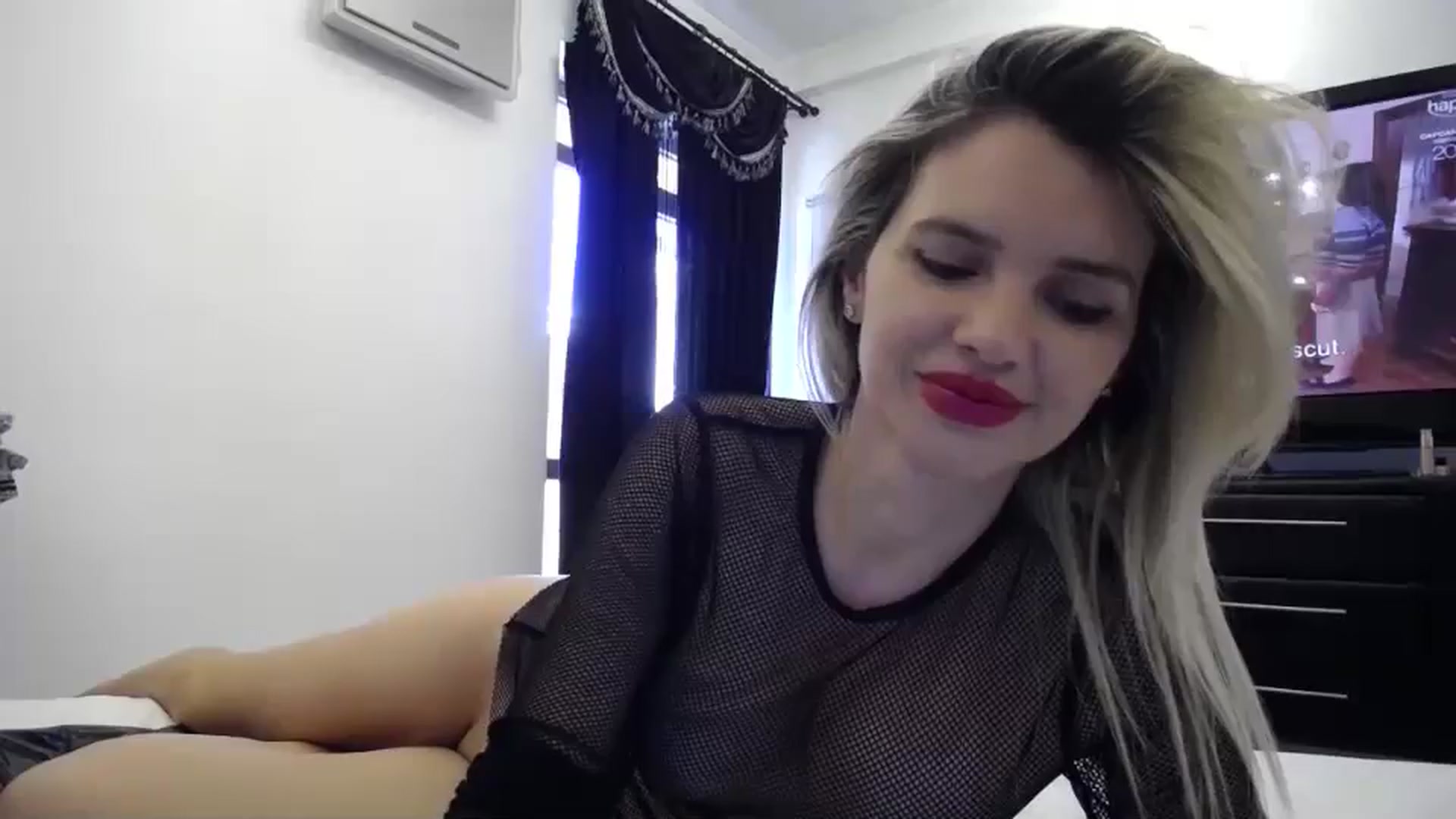 Gallery image thumbnail from Klarita_'s myfreecams stream on, 04/26/2024, 15:27 image 3 of 20