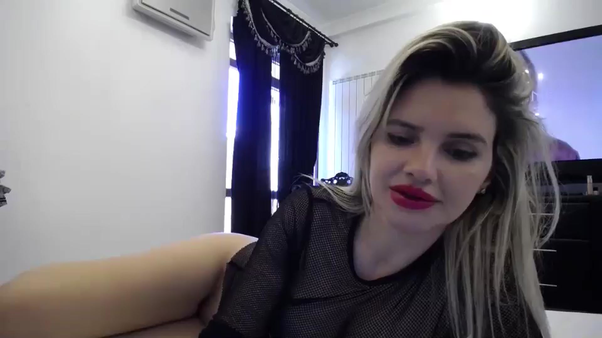 Gallery image thumbnail from Klarita_'s myfreecams stream on, 04/26/2024, 15:27 image 7 of 20