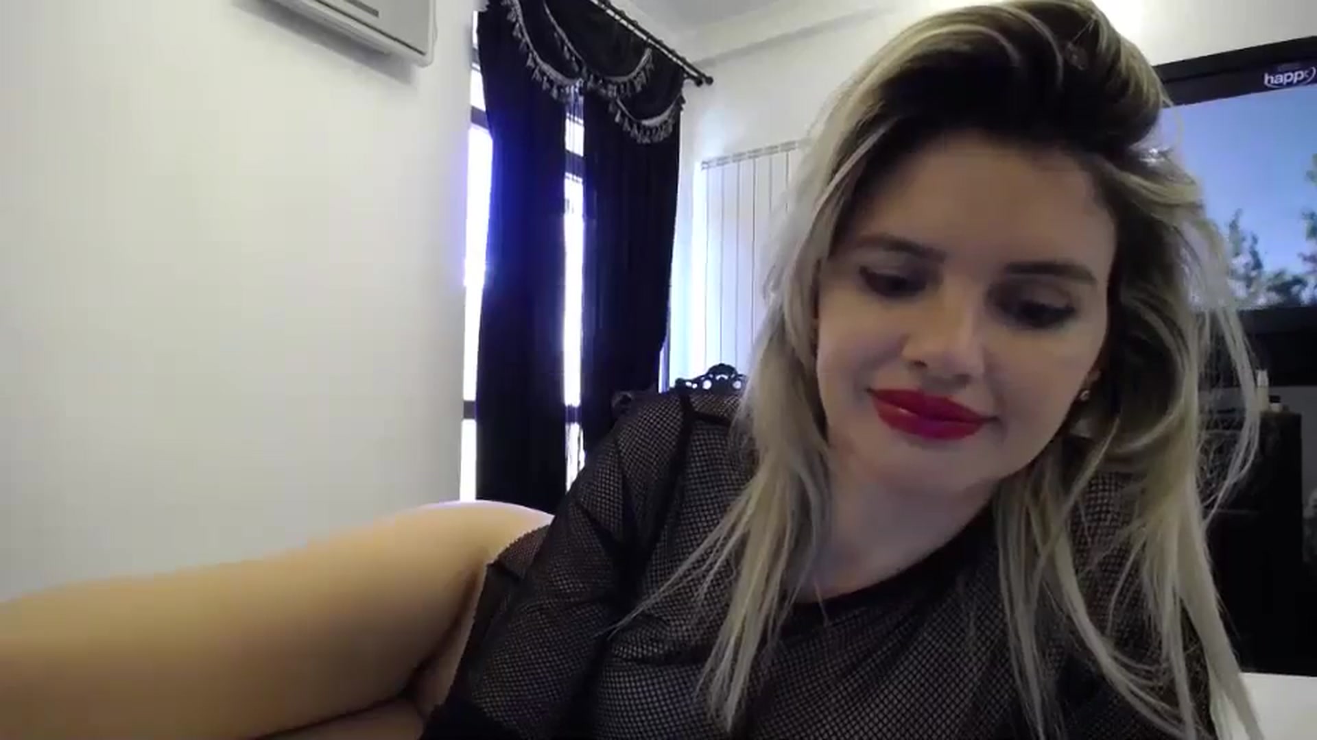 Gallery image thumbnail from Klarita_'s myfreecams stream on, 04/26/2024, 15:27 image 15 of 20