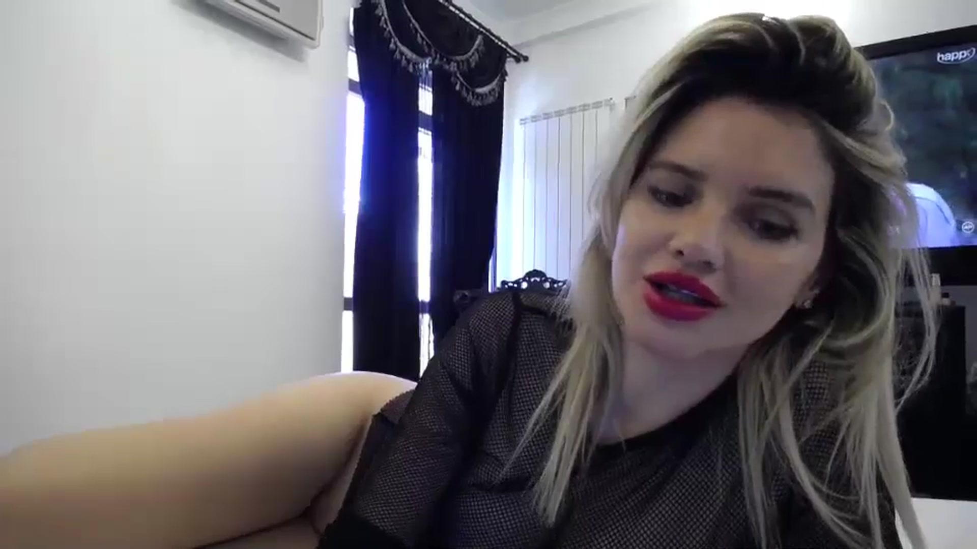 Gallery image thumbnail from Klarita_'s myfreecams stream on, 04/26/2024, 15:27 image 19 of 20