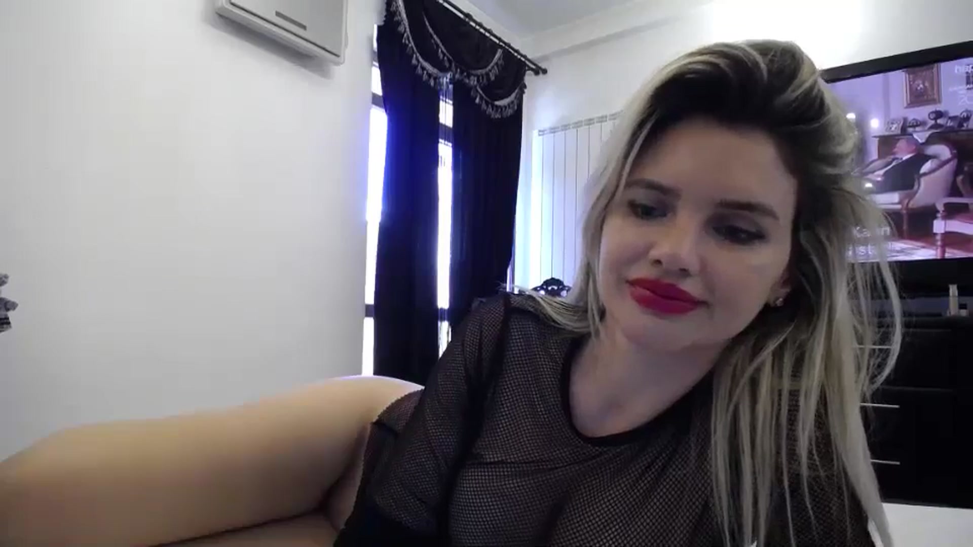 Gallery image thumbnail from Klarita_'s myfreecams stream on, 04/26/2024, 15:27 image 6 of 20