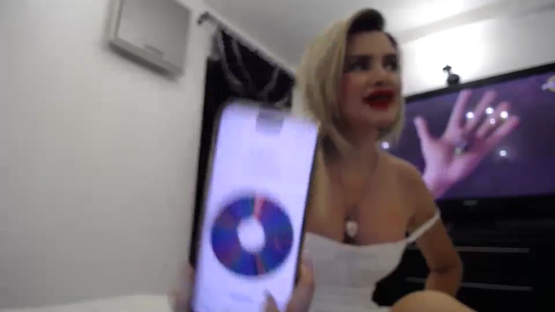 Gallery image thumbnail from Klarita_'s myfreecams stream on, 04/28/2024, 21:00 image 15 of 20