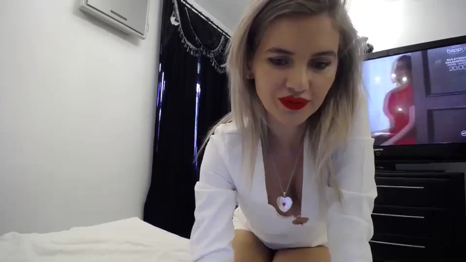 Gallery image thumbnail from Klarita_'s myfreecams stream on, 05/03/2024, 14:40 image 15 of 20