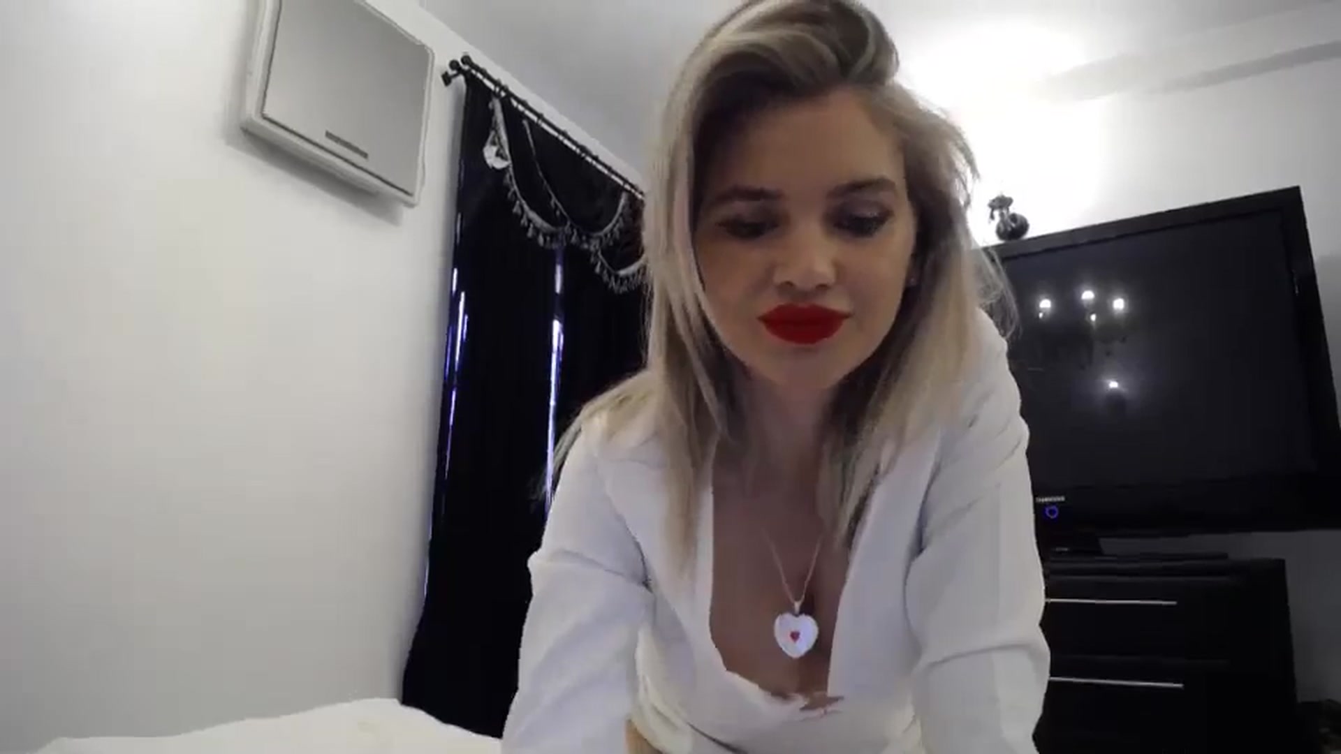 Gallery image thumbnail from Klarita_'s myfreecams stream on, 05/03/2024, 14:40 image 4 of 20