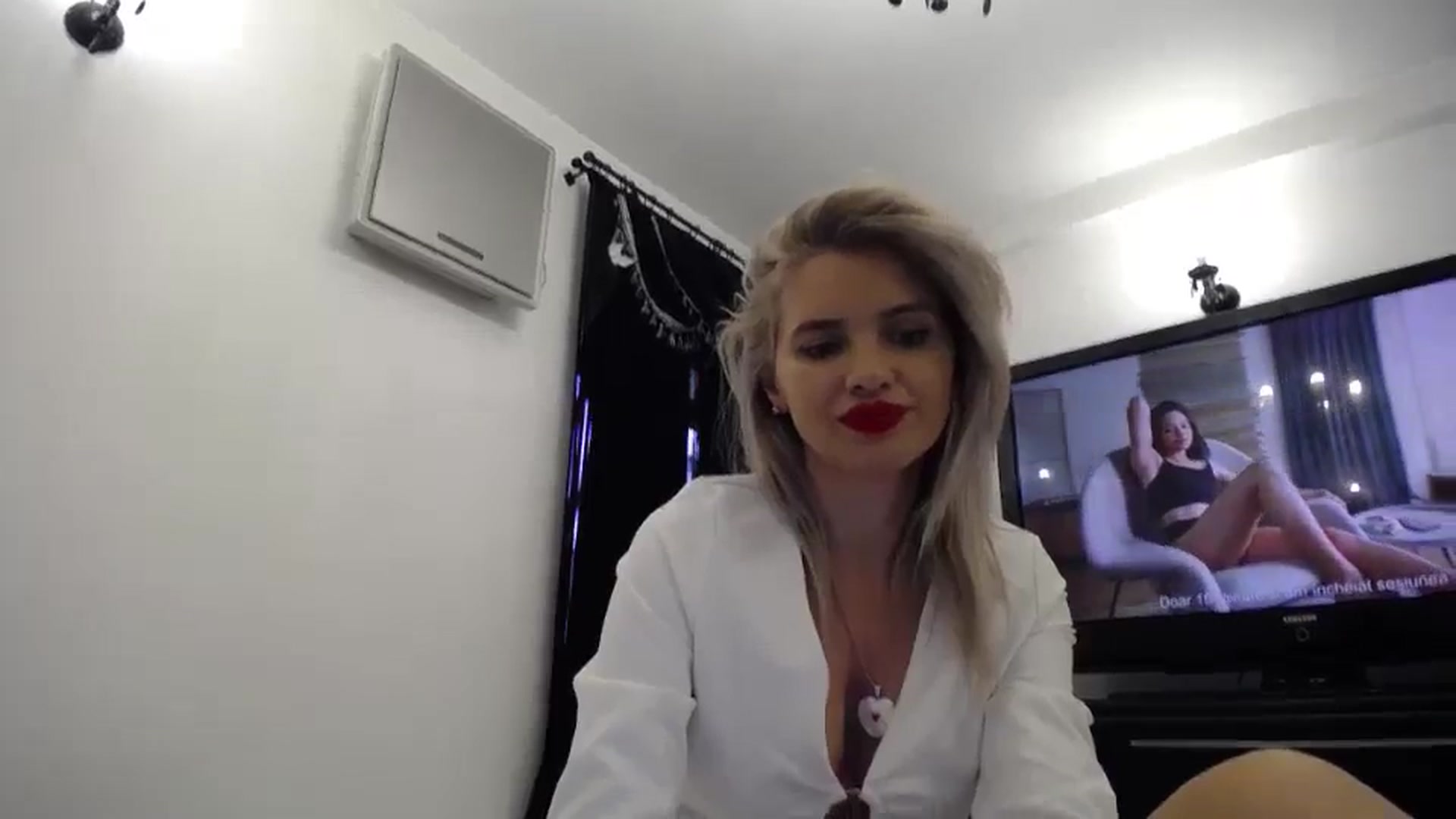 Gallery image thumbnail from Klarita_'s myfreecams stream on, 05/03/2024, 15:58 image 16 of 20
