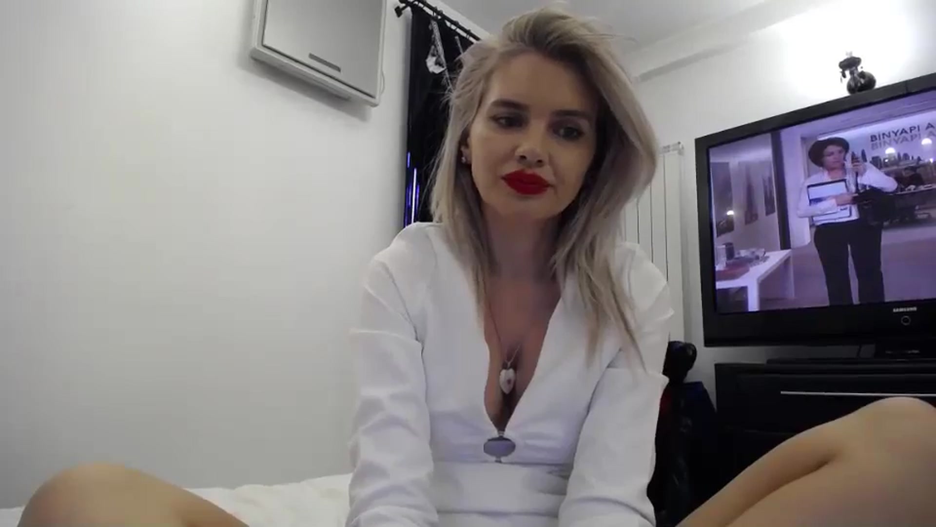 Gallery image thumbnail from Klarita_'s myfreecams stream on, 05/03/2024, 15:58 image 19 of 20