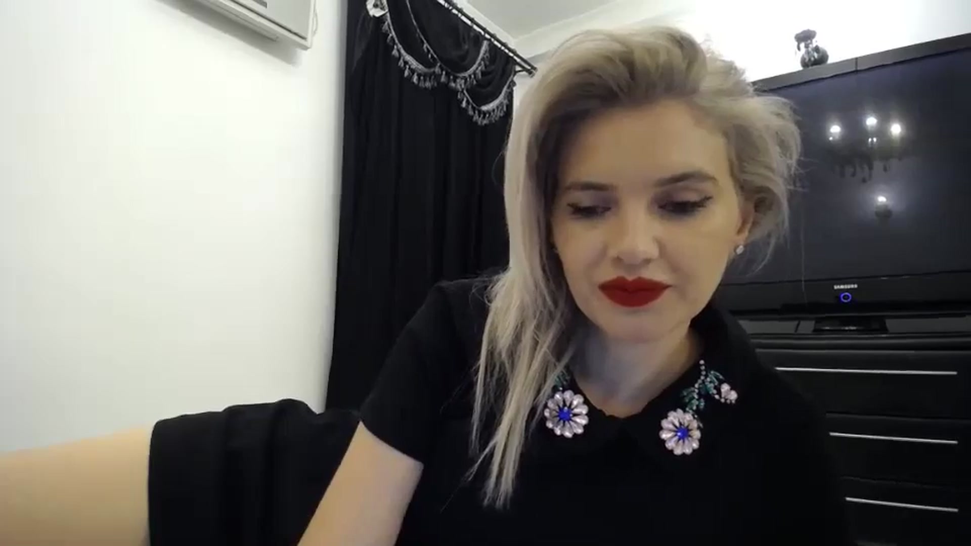 Gallery image thumbnail from Klarita_'s myfreecams stream on, 05/03/2024, 23:42 image 12 of 20