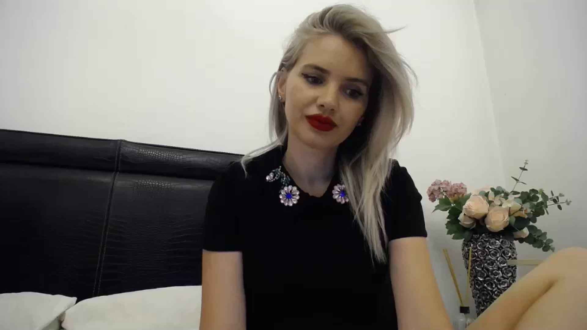 Gallery image thumbnail from Klarita_'s myfreecams stream on, 05/03/2024, 23:42 image 2 of 20