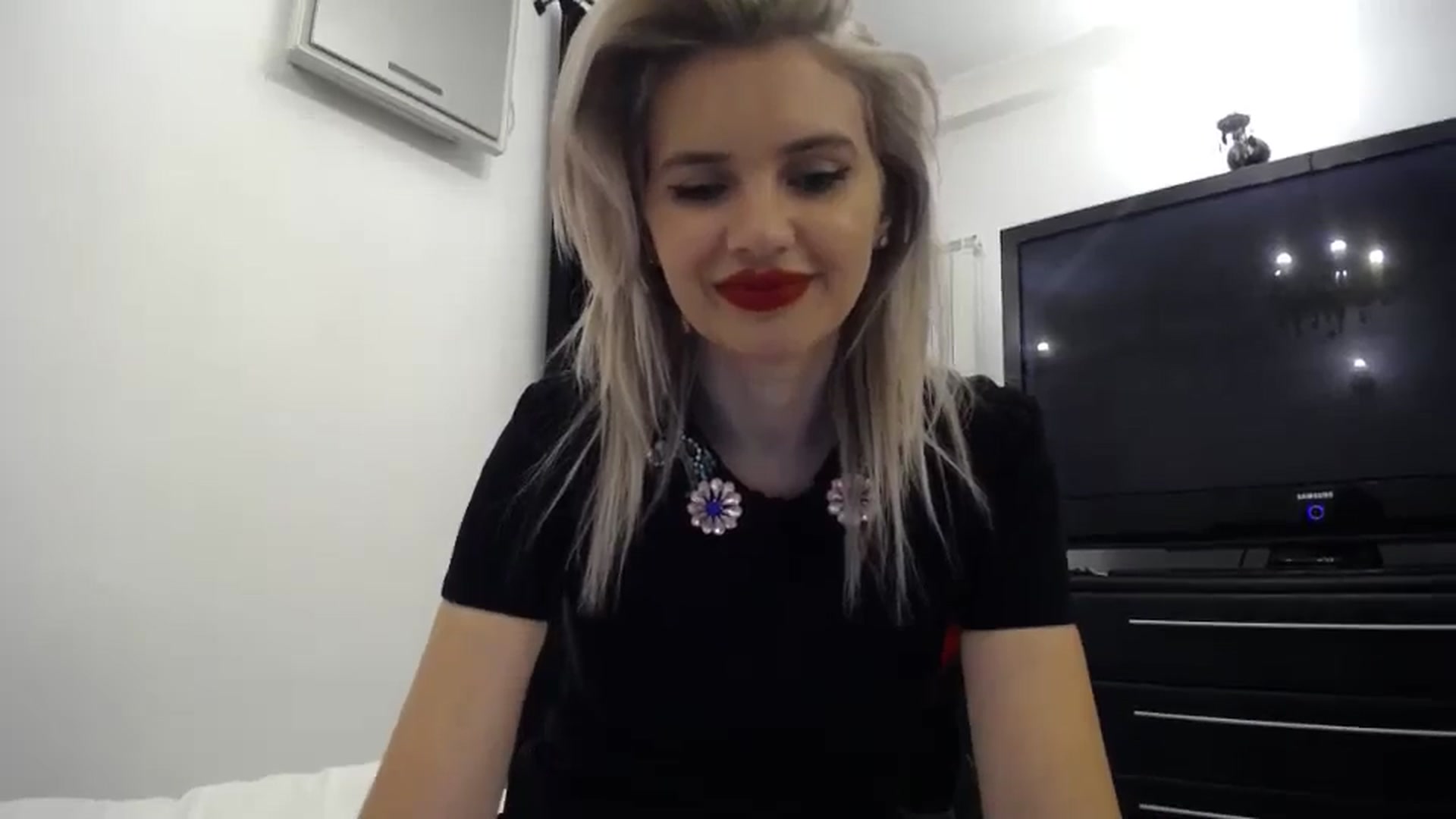 Gallery image thumbnail from Klarita_'s myfreecams stream on, 05/03/2024, 23:42 image 13 of 20