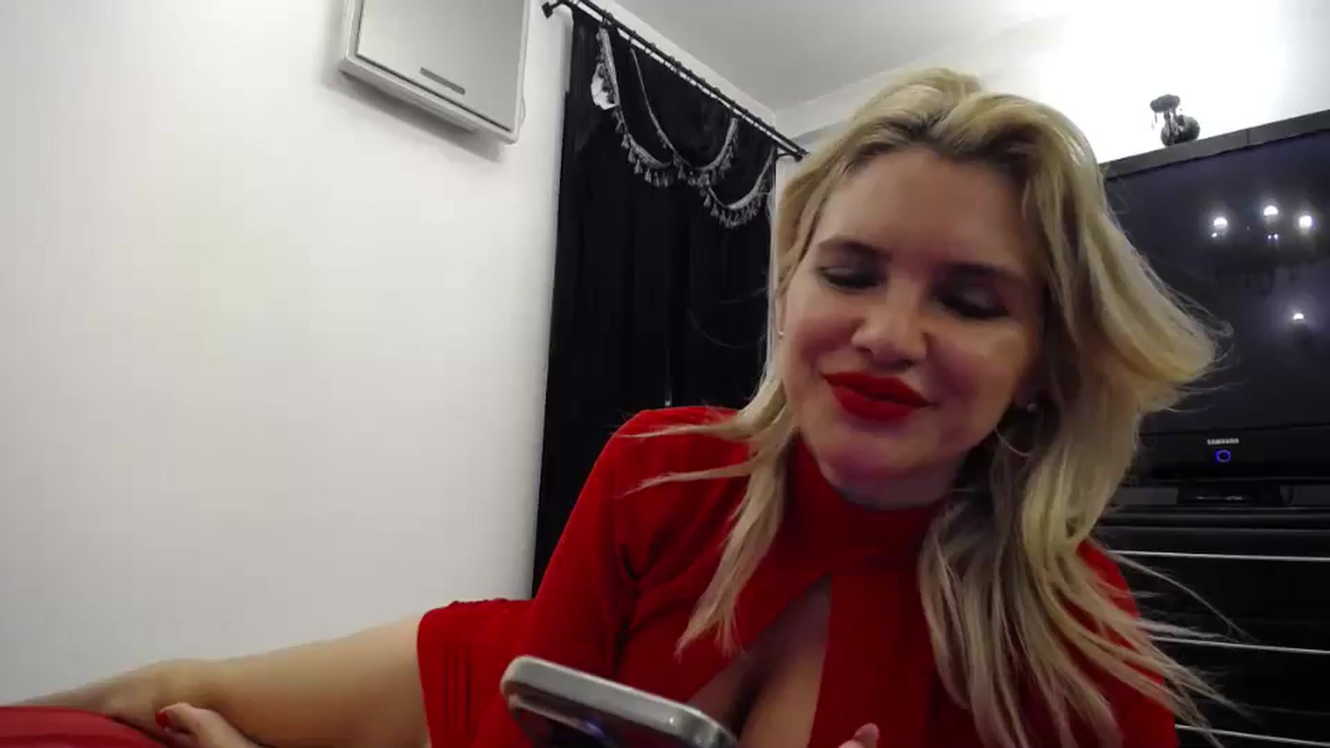 Gallery image thumbnail from Klarita_'s myfreecams stream on, 05/23/2024, 22:38 image 15 of 20