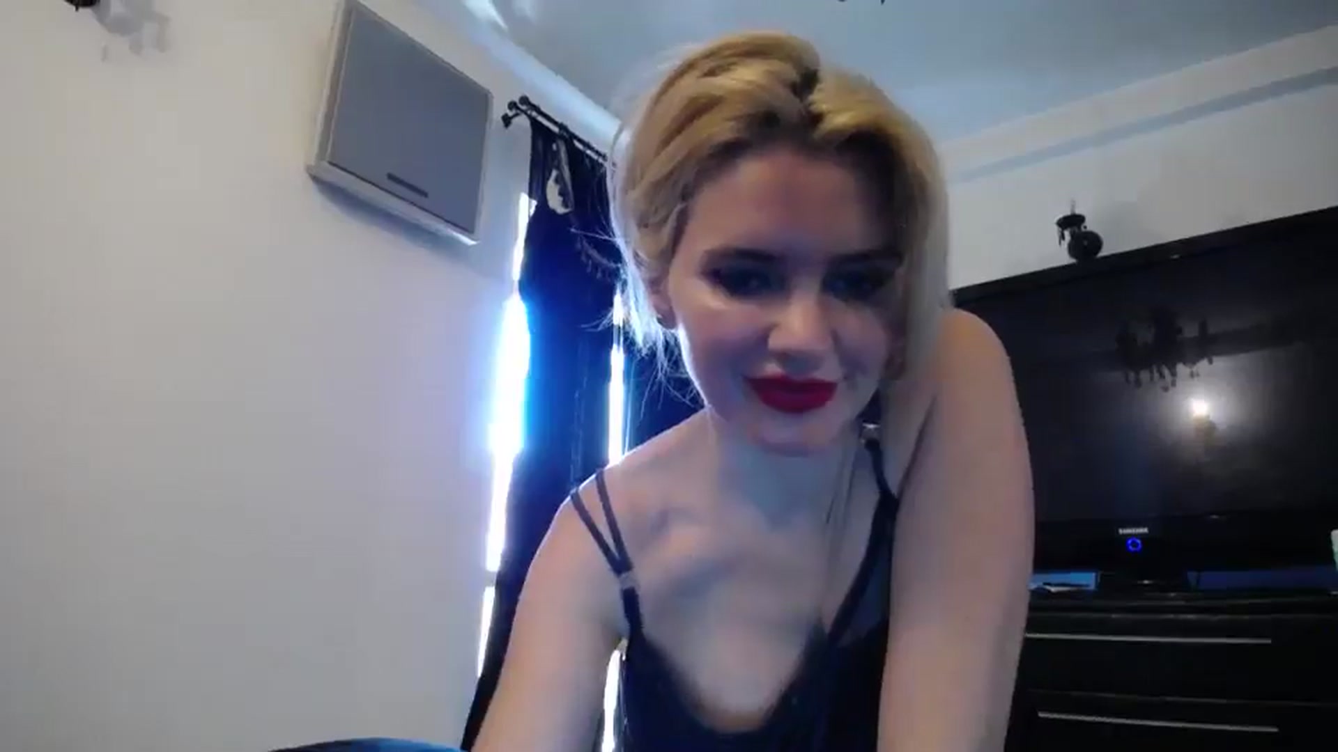 Gallery image thumbnail from Klarita_'s myfreecams stream on, 05/26/2024, 14:10 image 18 of 20