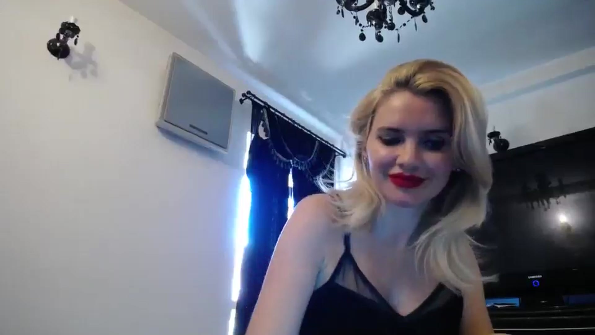 Gallery image thumbnail from Klarita_'s myfreecams stream on, 05/26/2024, 14:10 image 3 of 20