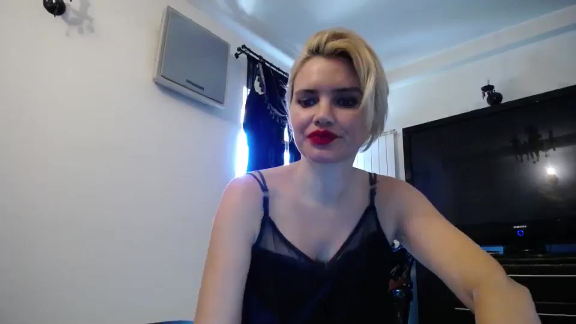 Gallery image thumbnail from Klarita_'s myfreecams stream on, 05/26/2024, 14:10 image 4 of 20