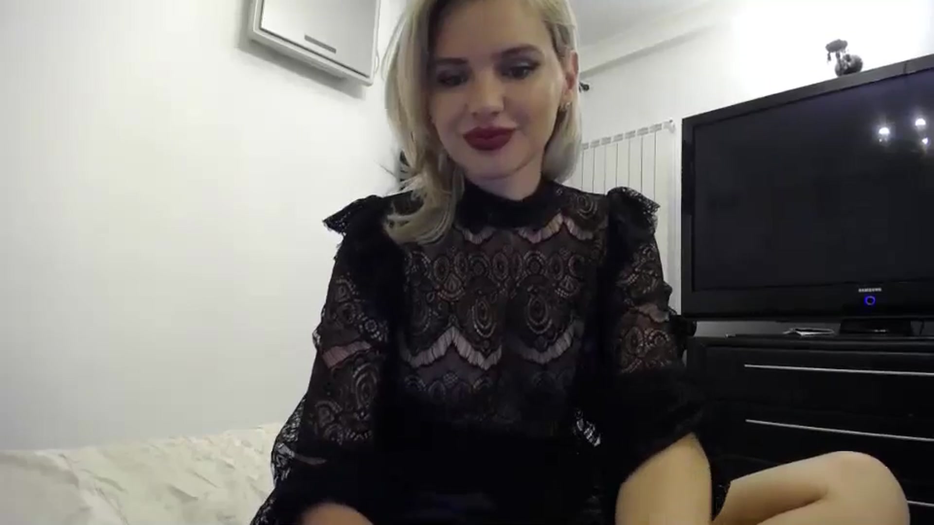Gallery image thumbnail from Klarita_'s myfreecams stream on, 05/27/2024, 21:45 image 10 of 20