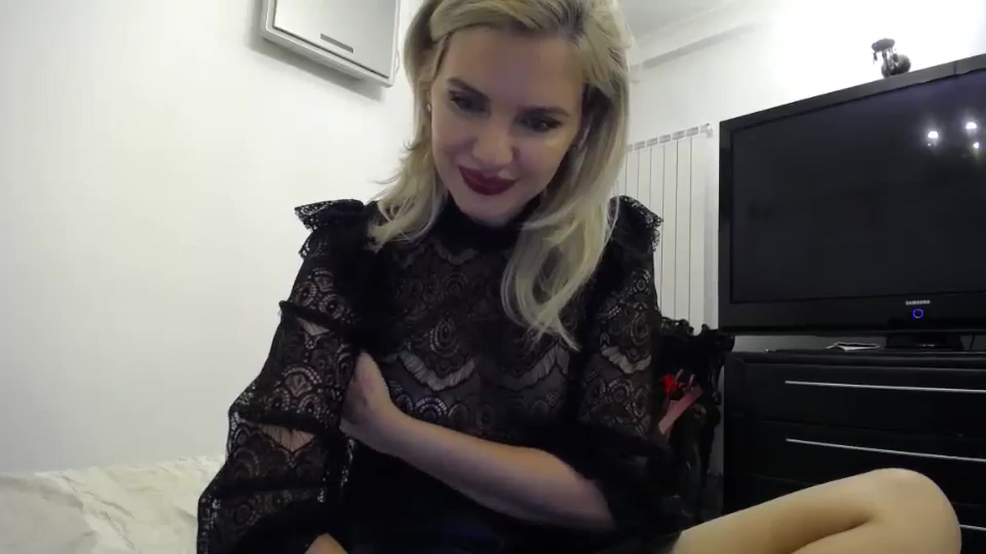 Gallery image thumbnail from Klarita_'s myfreecams stream on, 05/27/2024, 21:45 image 11 of 20