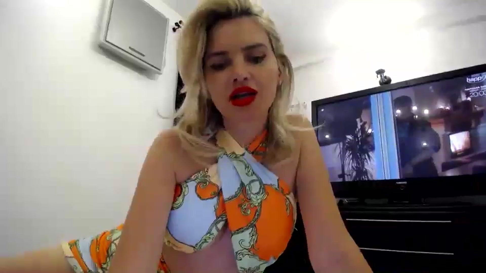 Gallery image thumbnail from Klarita_'s myfreecams stream on, 05/30/2024, 20:43 image 5 of 20