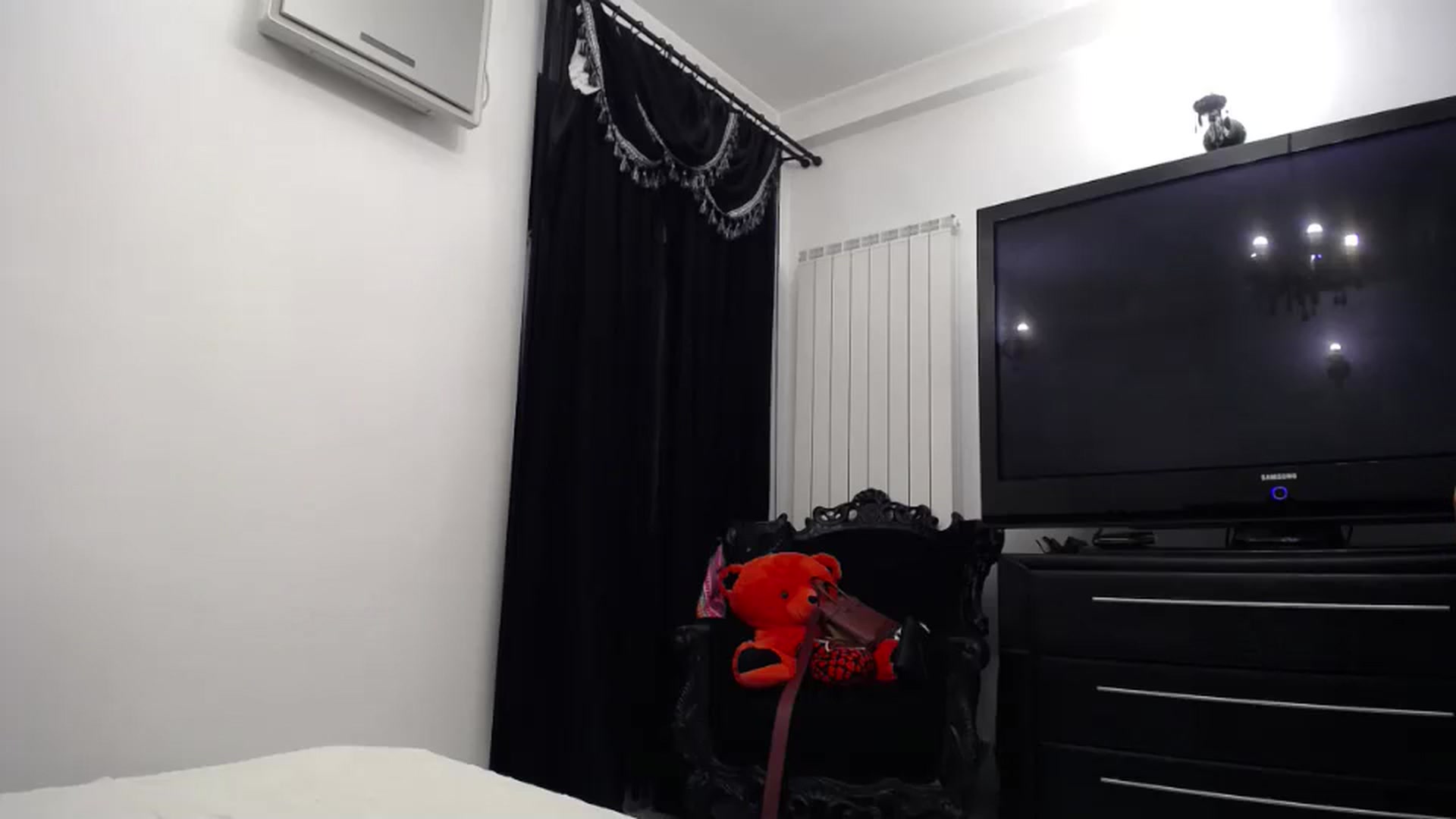 Gallery image thumbnail from Klarita_'s myfreecams stream on, 05/30/2024, 22:06 image 20 of 20