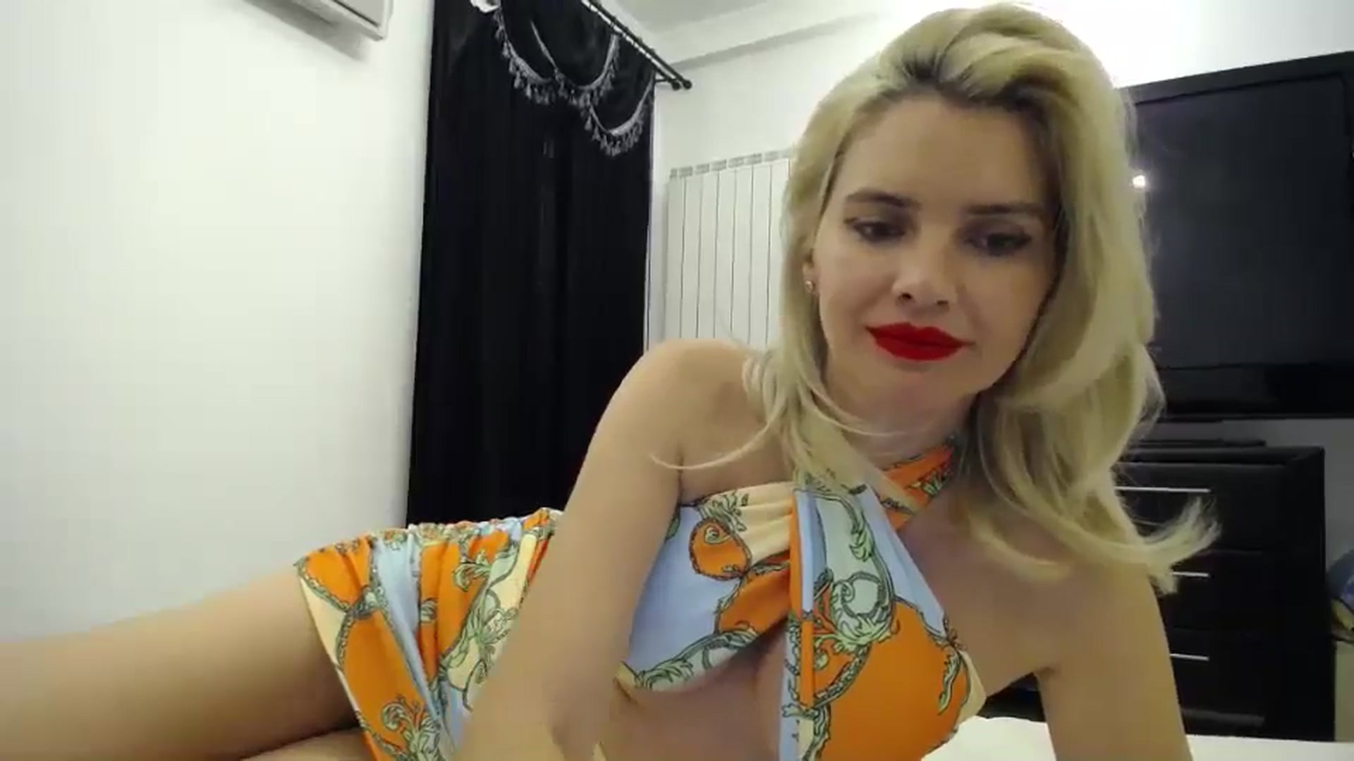 Gallery image thumbnail from Klarita_'s myfreecams stream on, 05/30/2024, 22:06 image 7 of 20