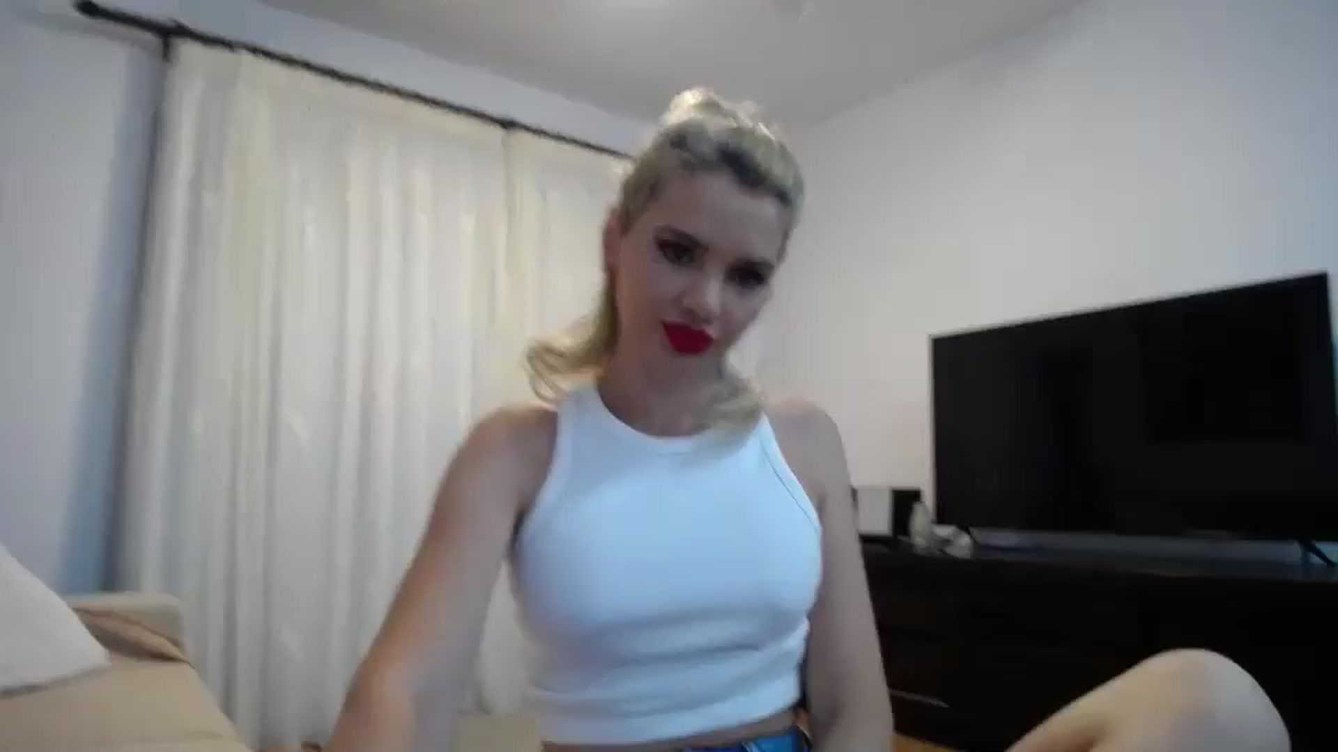 Gallery image thumbnail from Klarita_'s myfreecams stream on, 05/31/2024, 20:31 image 9 of 20