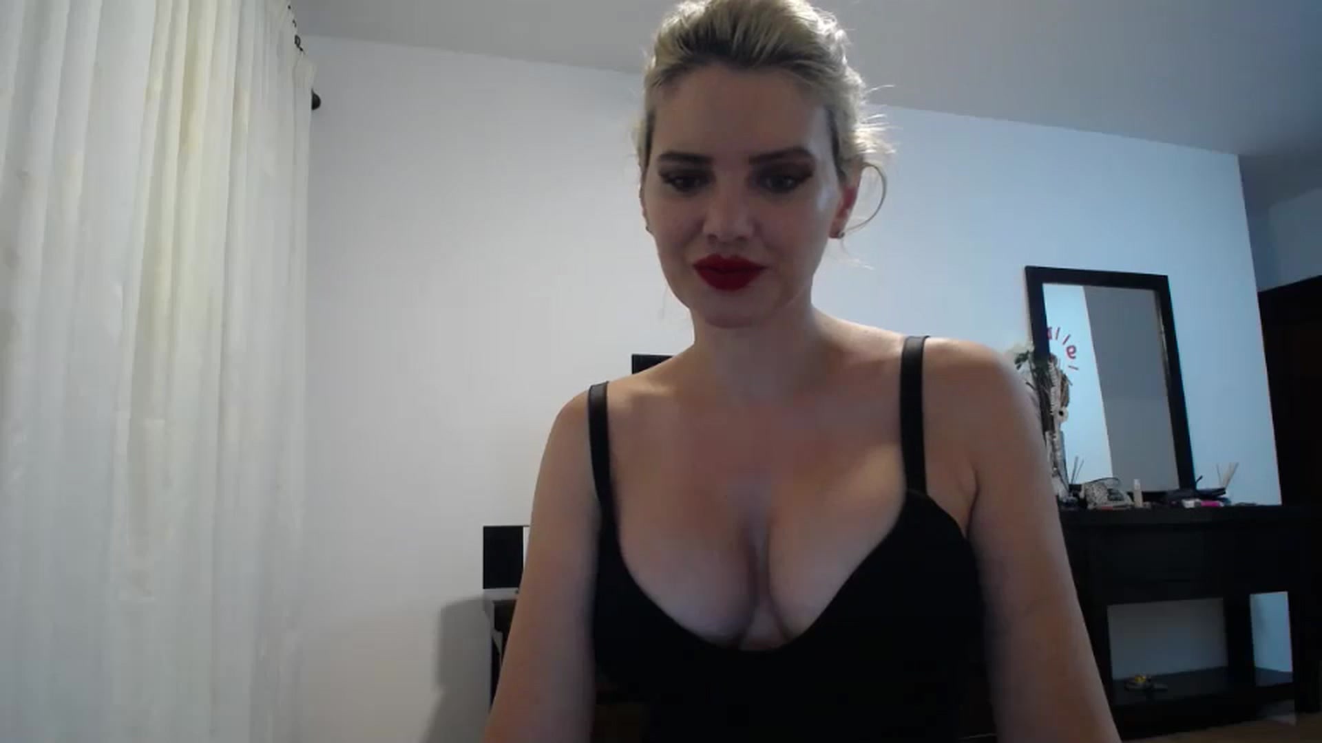 Gallery image thumbnail from Klarita_'s myfreecams stream on, 06/06/2024, 21:18 image 20 of 20